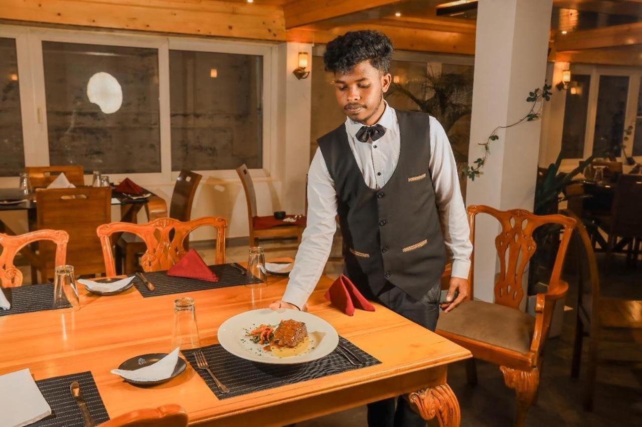 Queens Hotel Nuwara Eliya