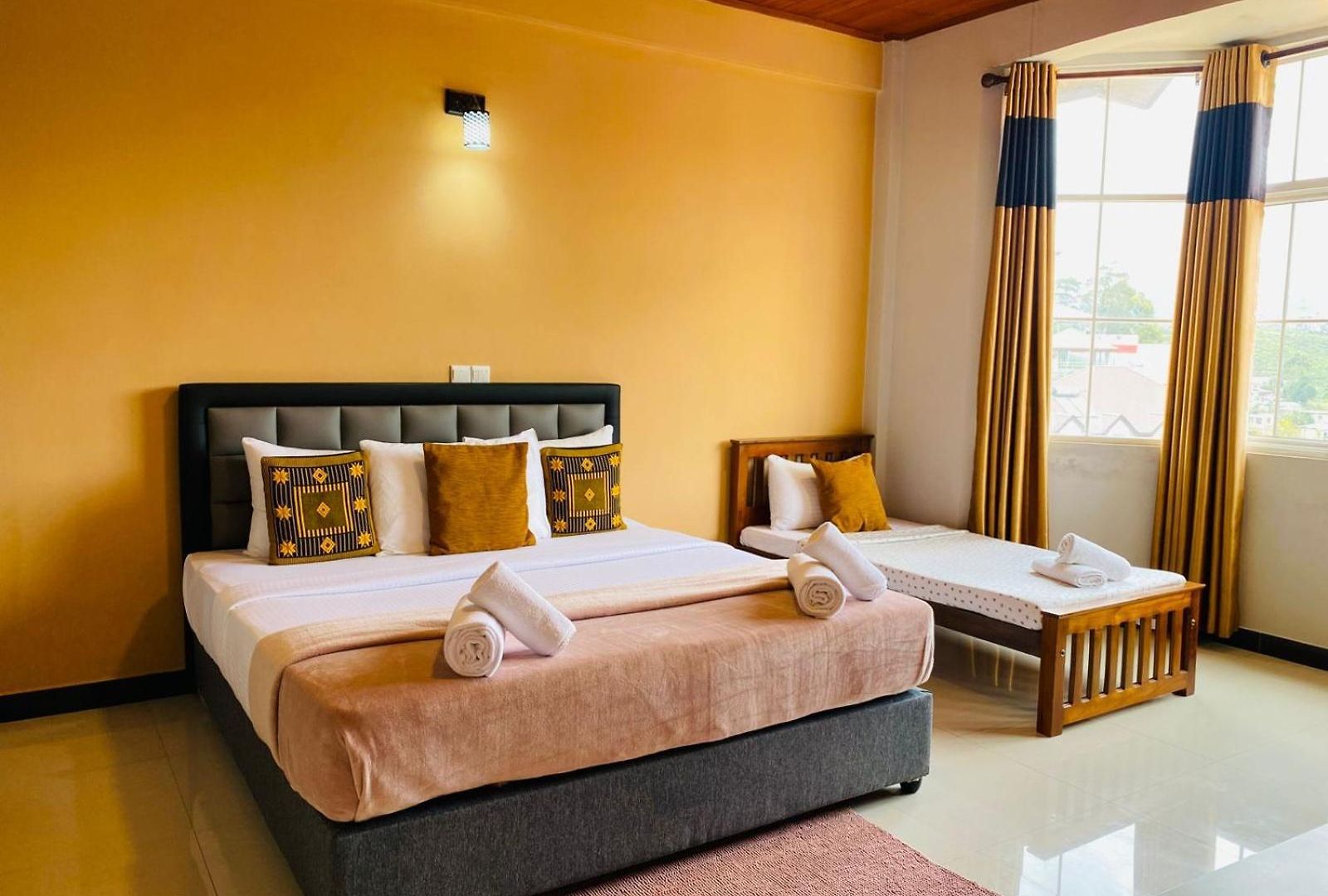 Moon Light Hotel 3*