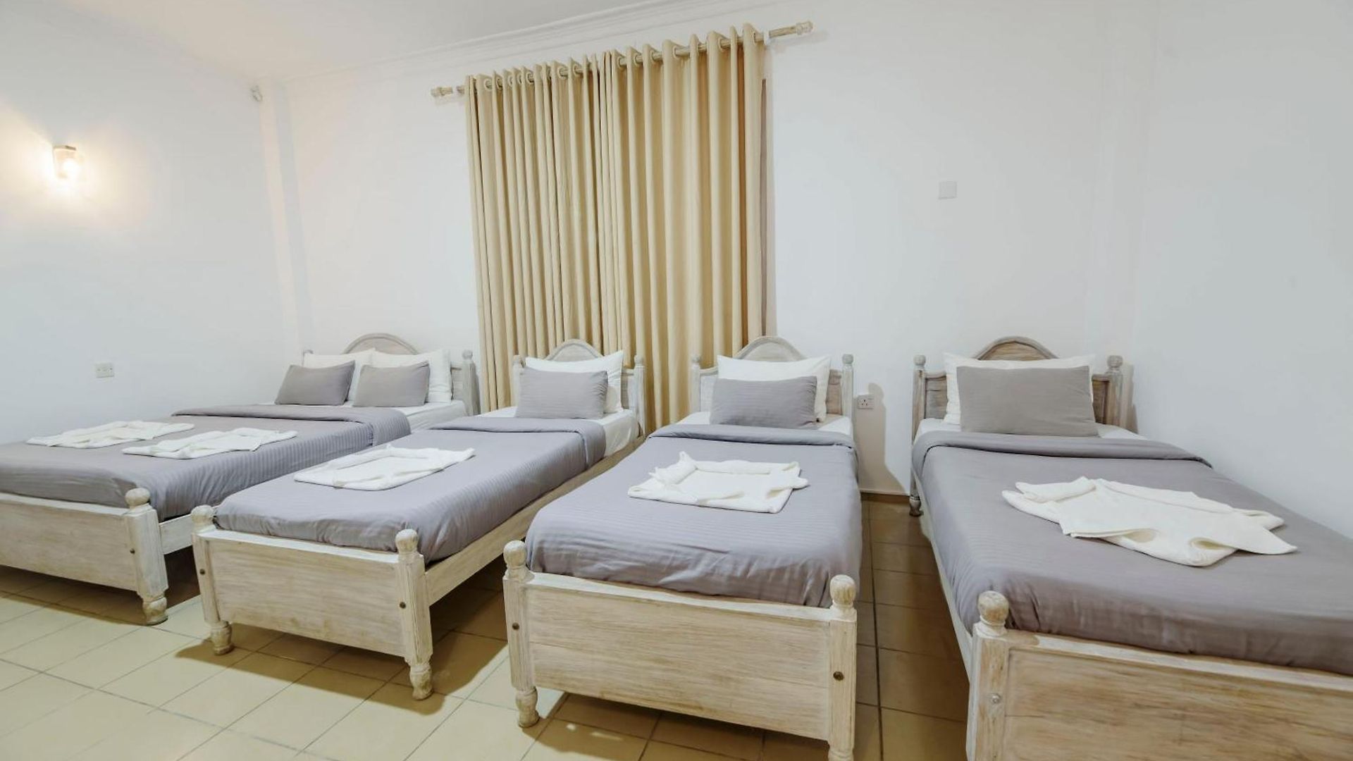 Hotel Oasis Hill 2*