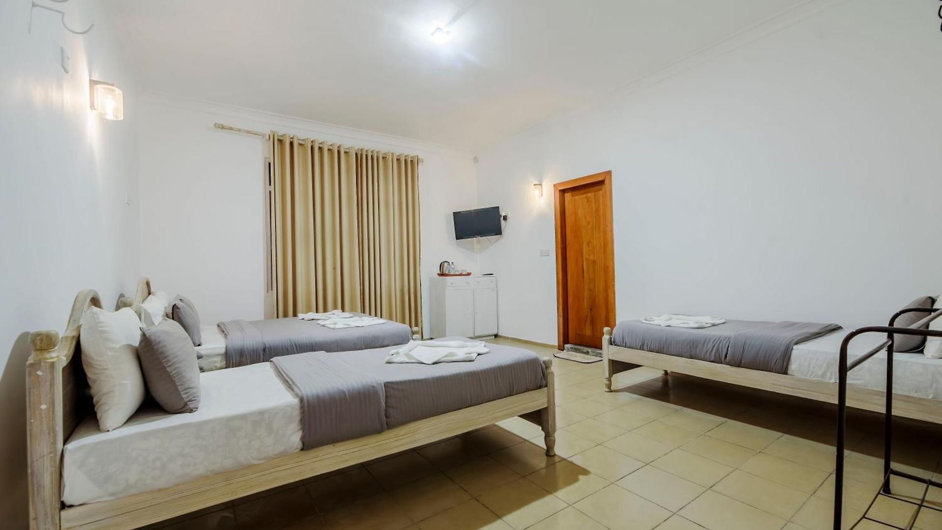 Hotel Oasis Hill 2*