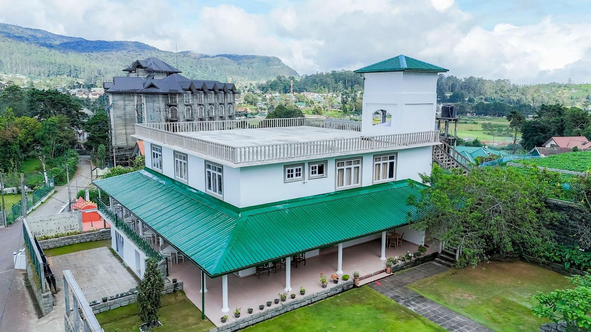 Hotel Oasis Hill 2*