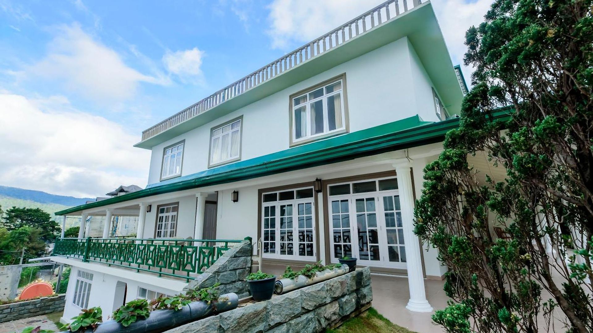 Hotel Oasis Hill Nuwara Eliya