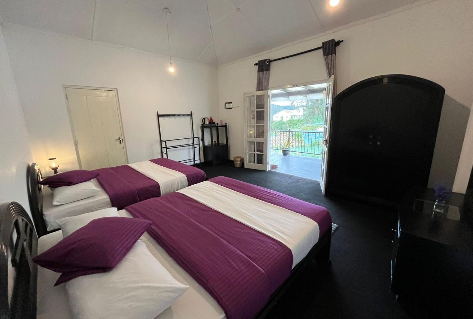 Lavender Hotel *