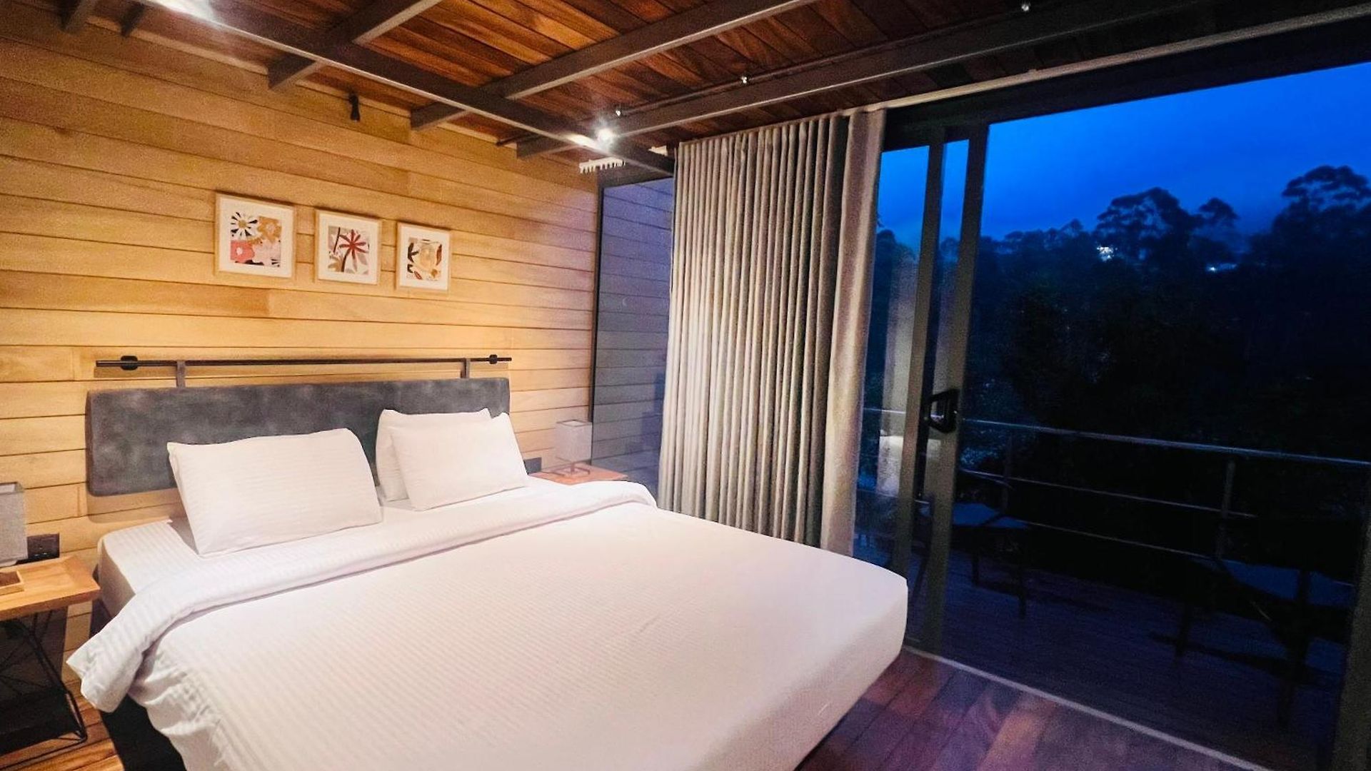 Aparthotel Azenya 3*