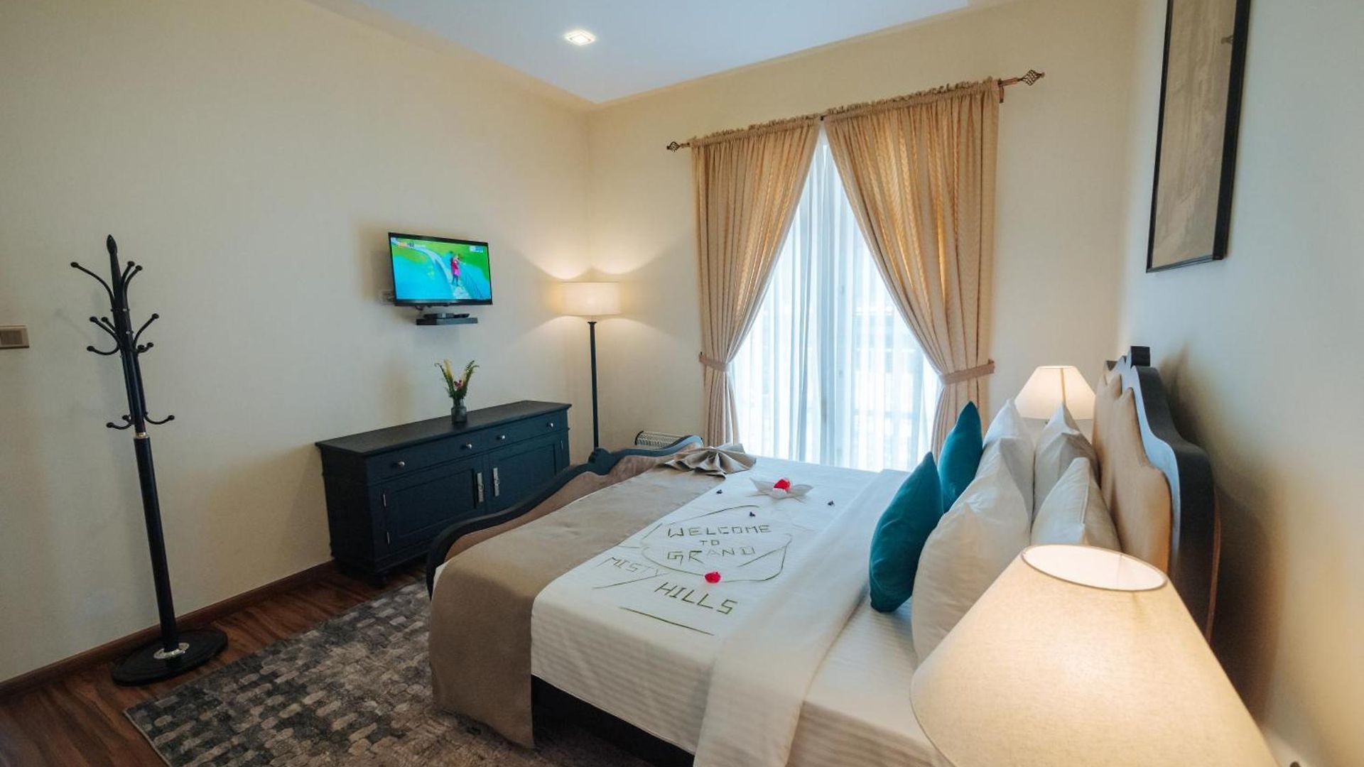 Grand Misty Hills Hotel *