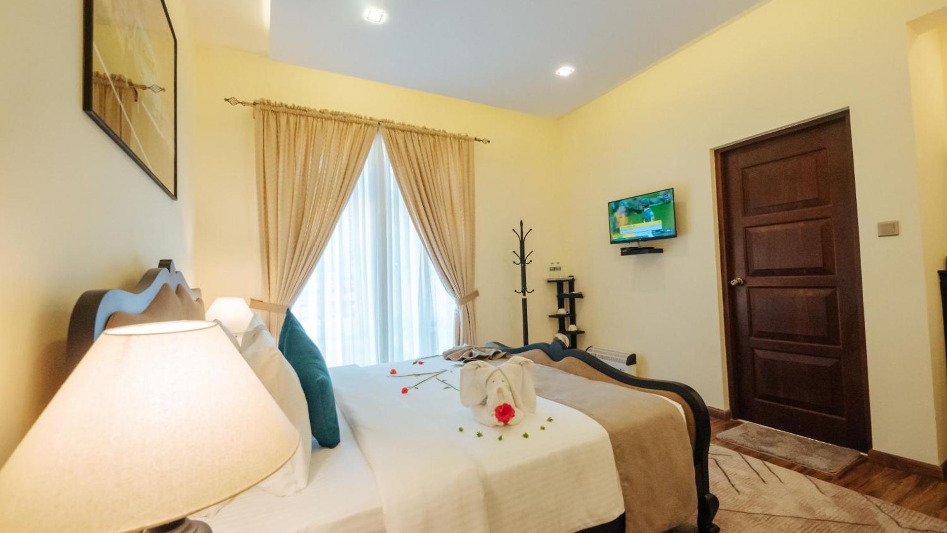 Grand Misty Hills Hotel *