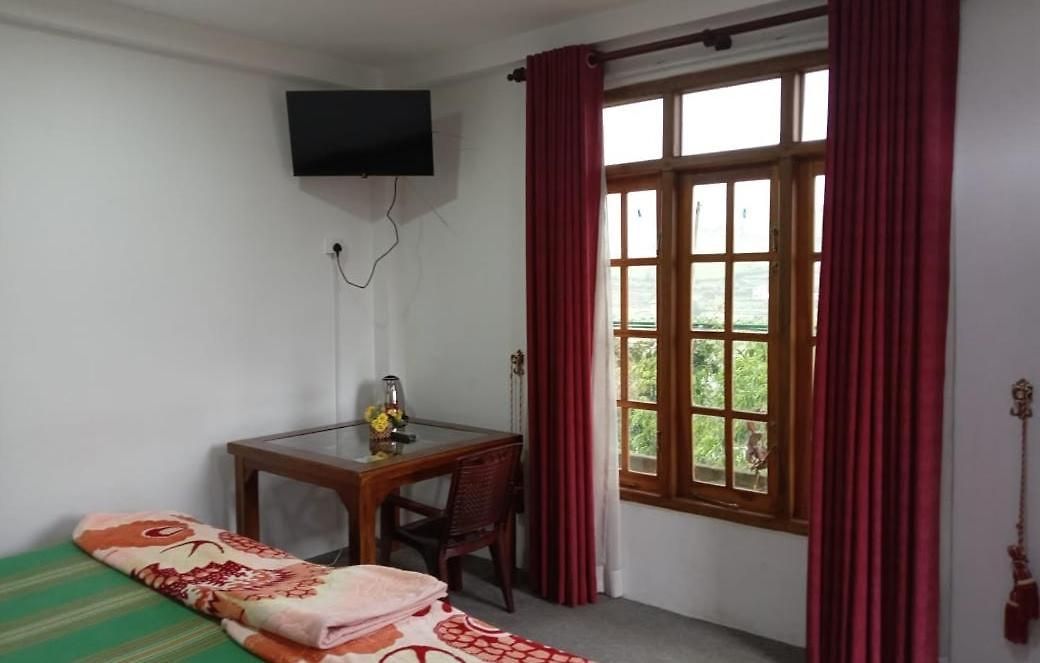 Hotel Creek View And Car Nuwara Eliya
