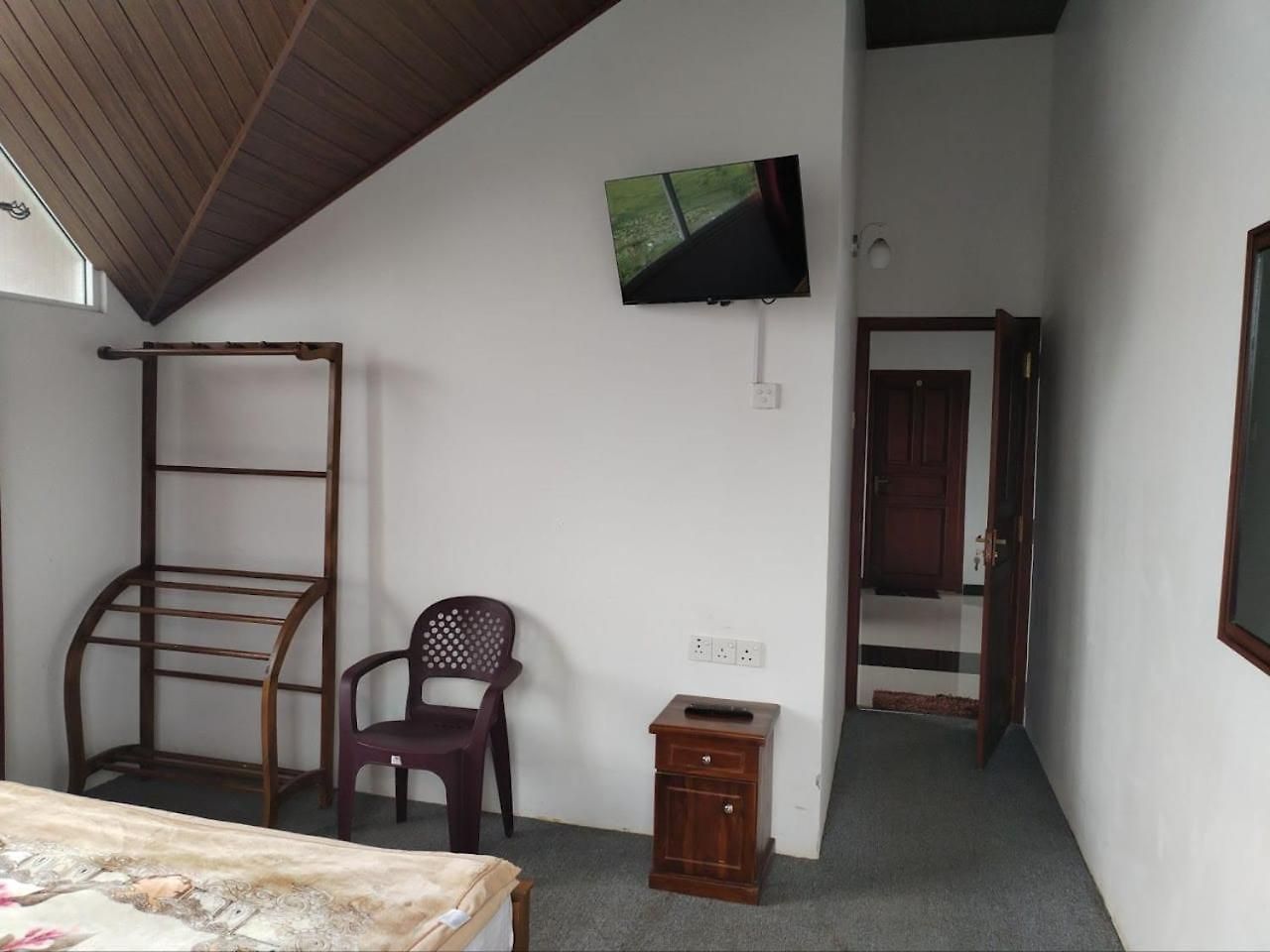 Creek View And Car Hotel Nuwara Eliya