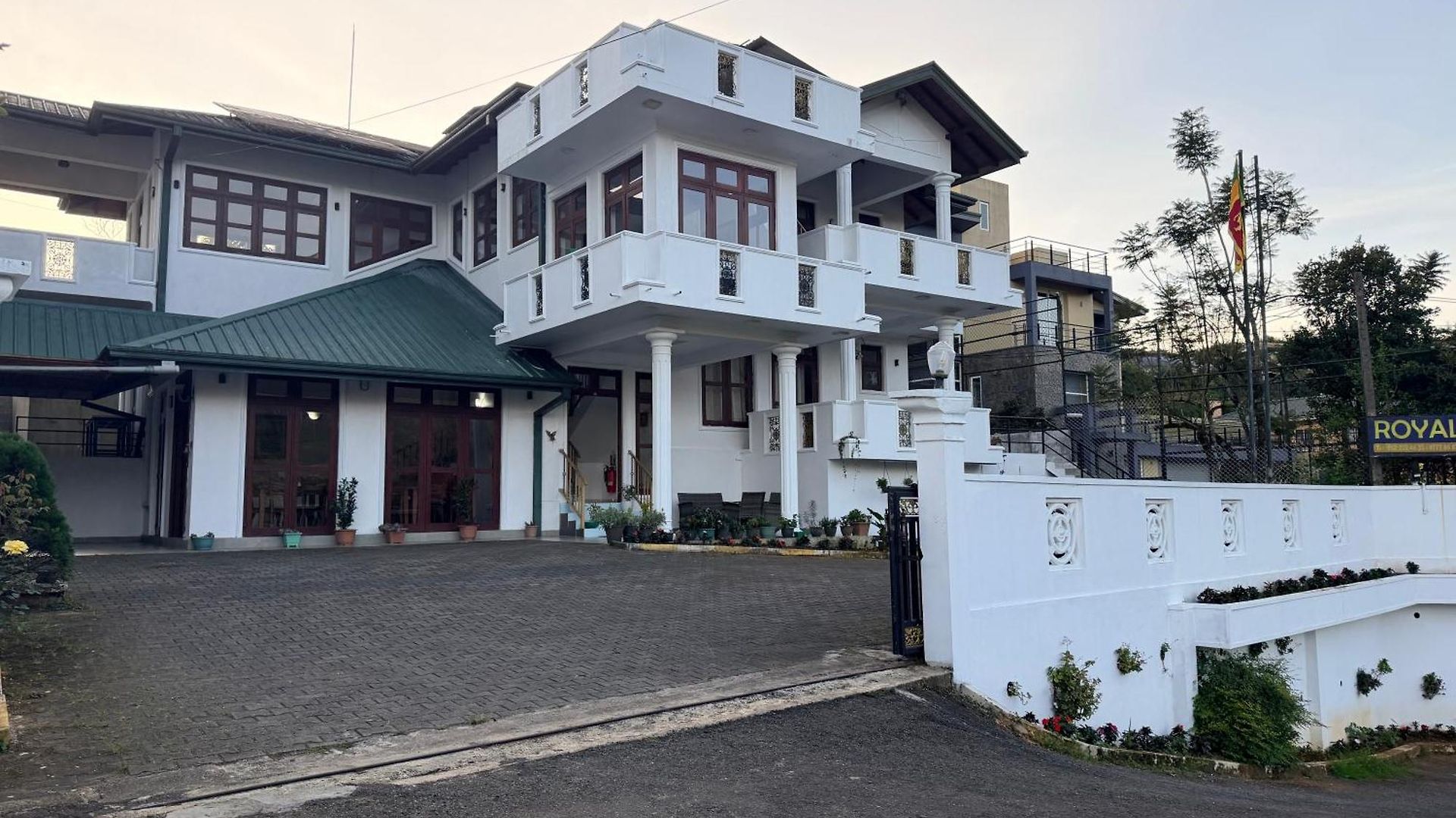 Drizzle Ridge Hotel
