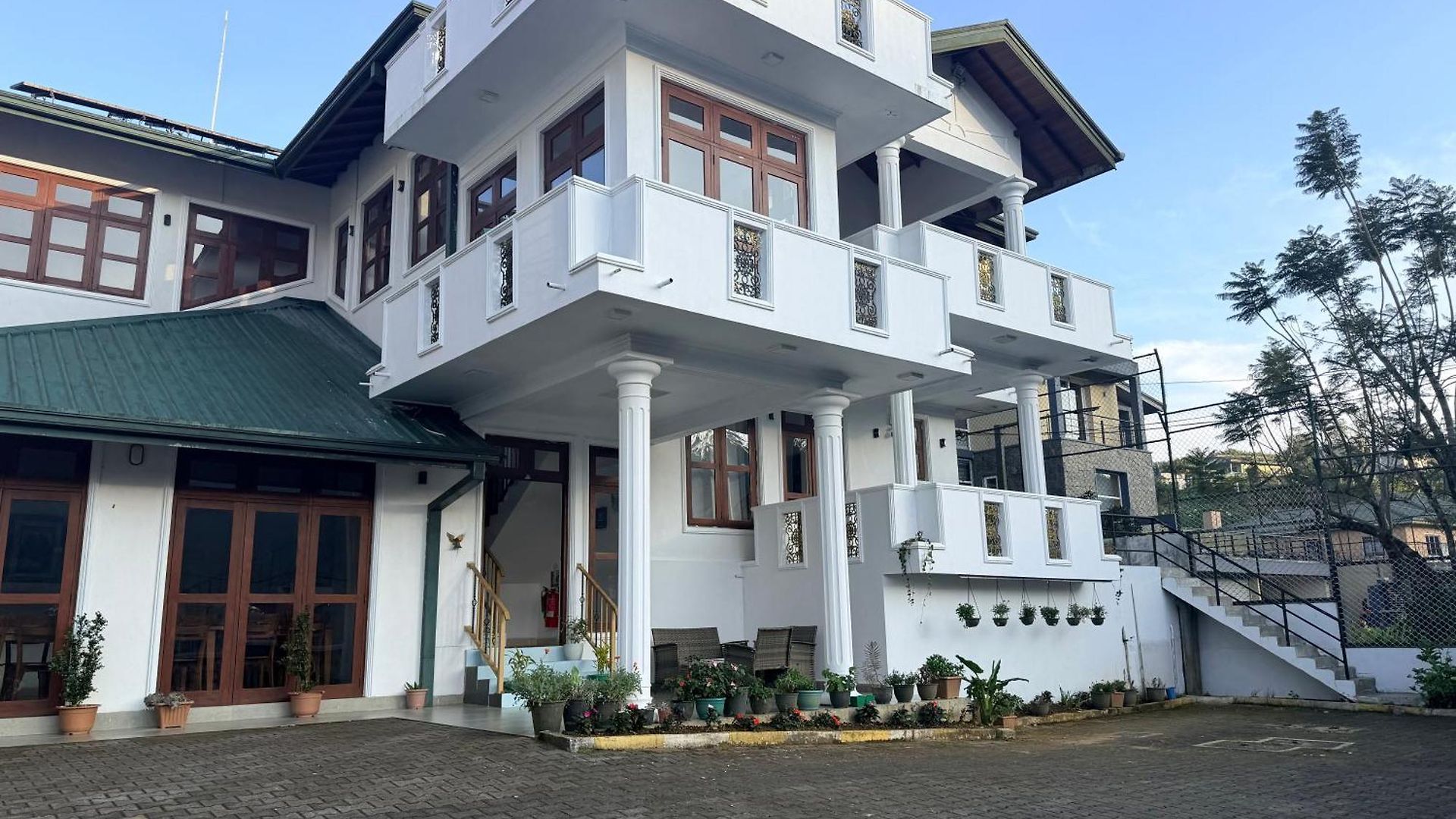 Hotel Drizzle Ridge *
