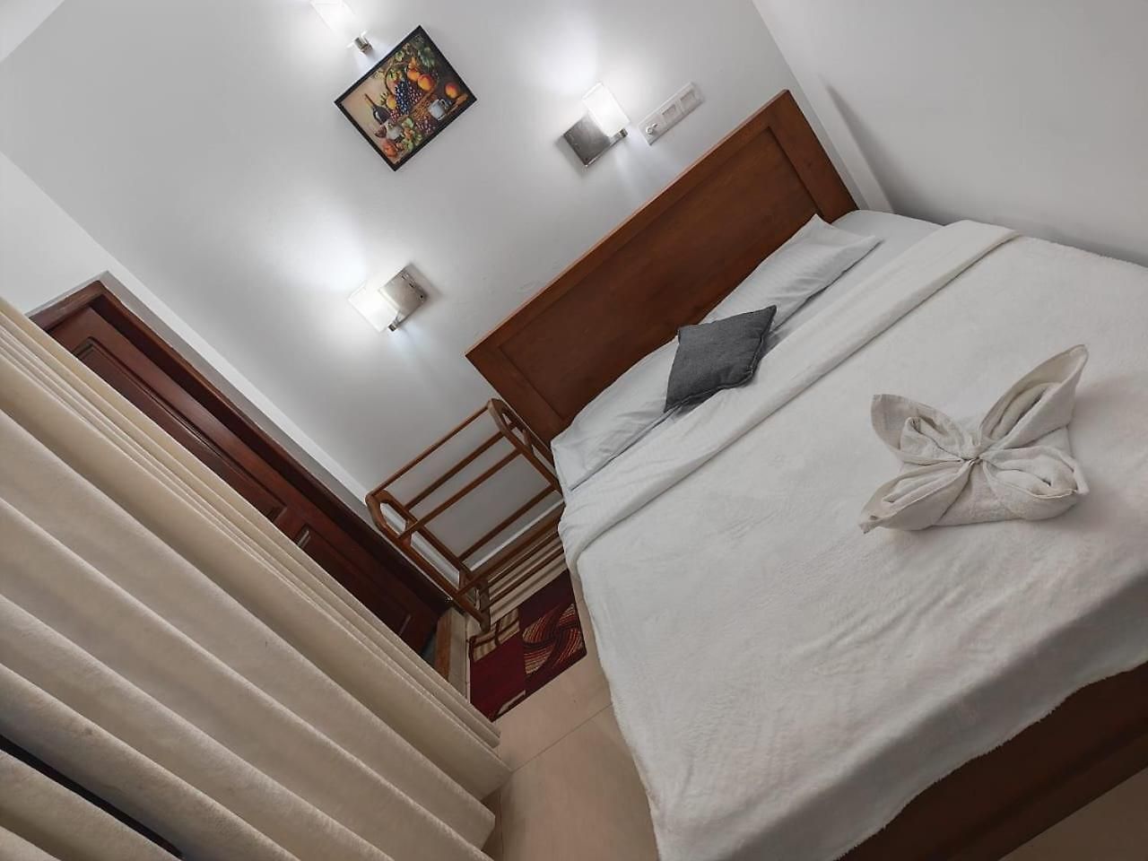 Drizzle Ridge Hotel *