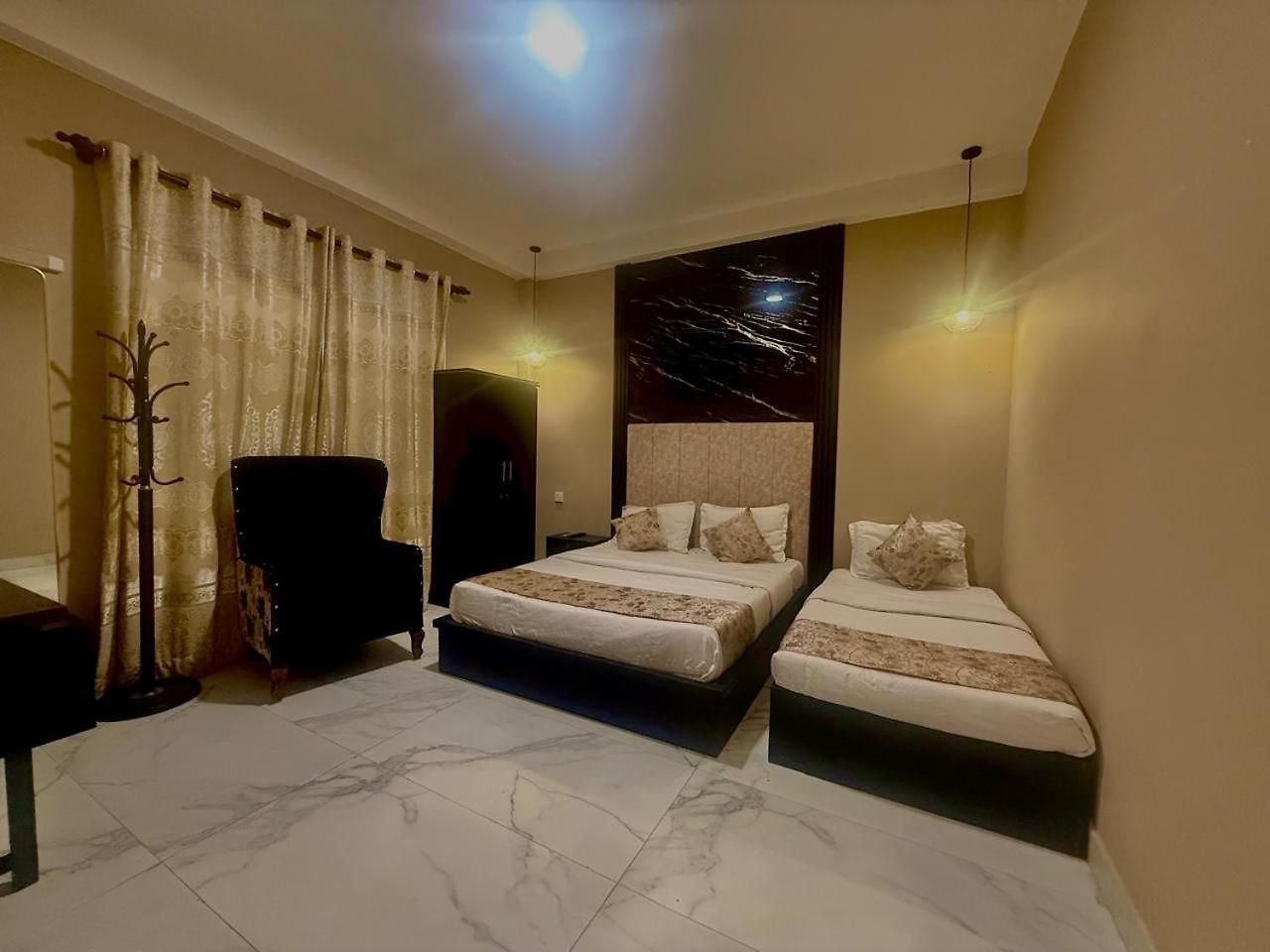 Hotel The Calm *