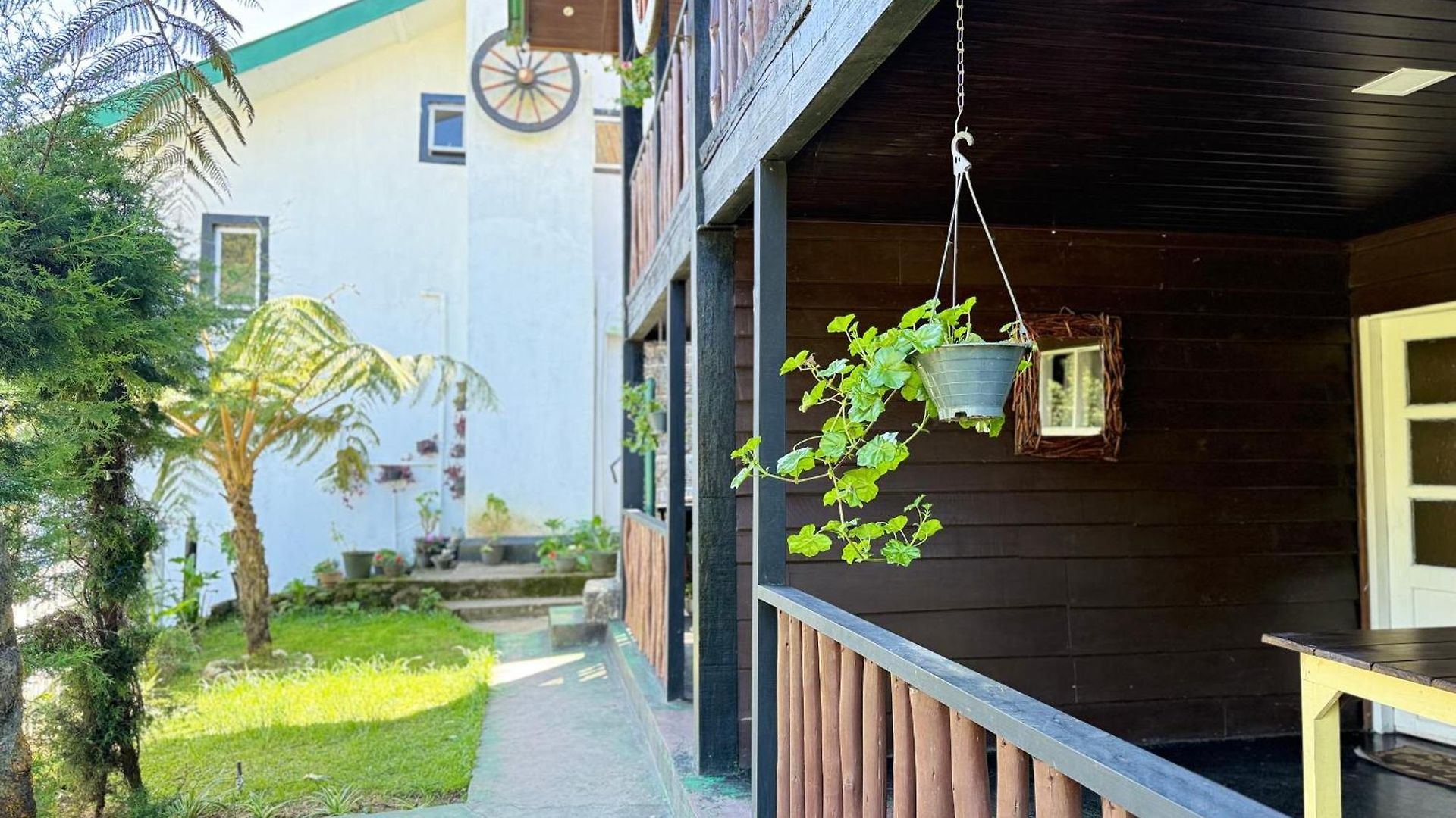 Hotel Crab And Nuwara Eliya