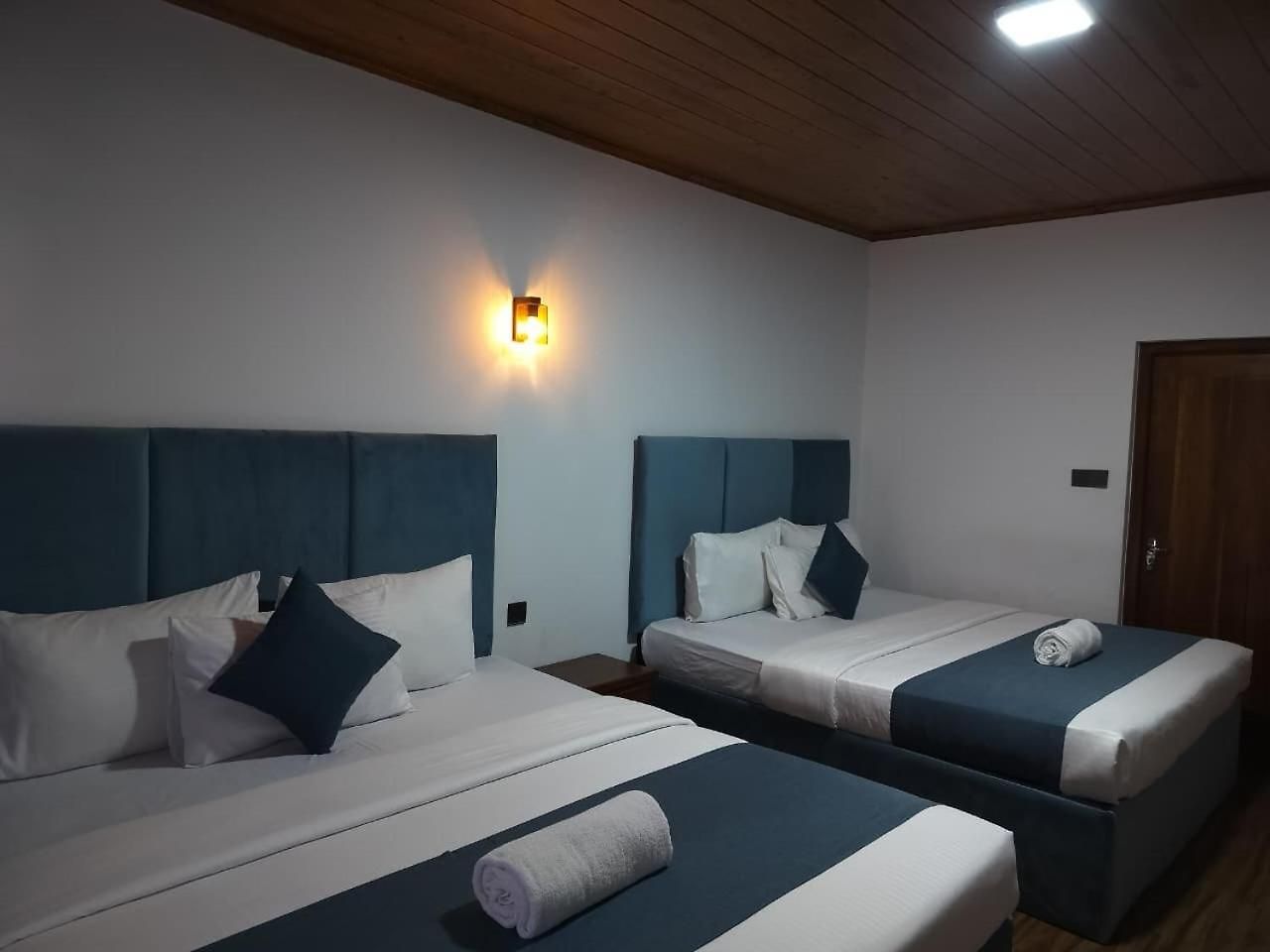 Hotel Ru & *