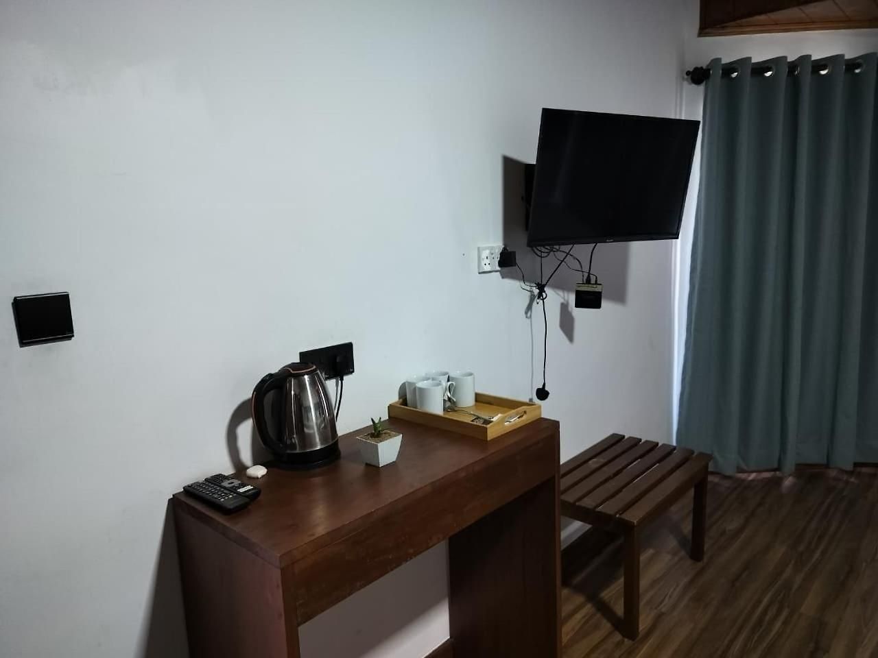 Ru & * Nuwara Eliya
