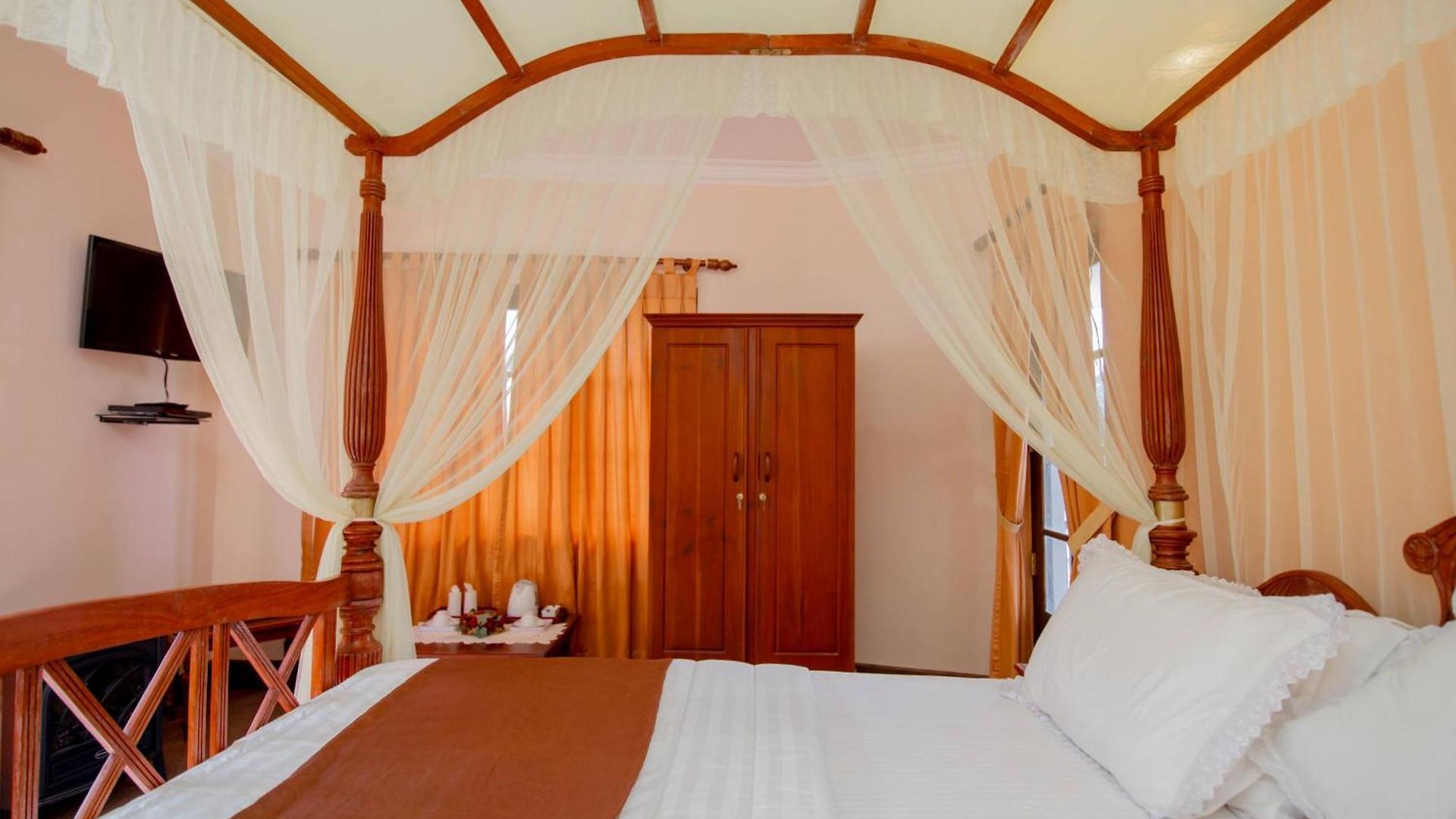 Ard Lui Hotel 4*