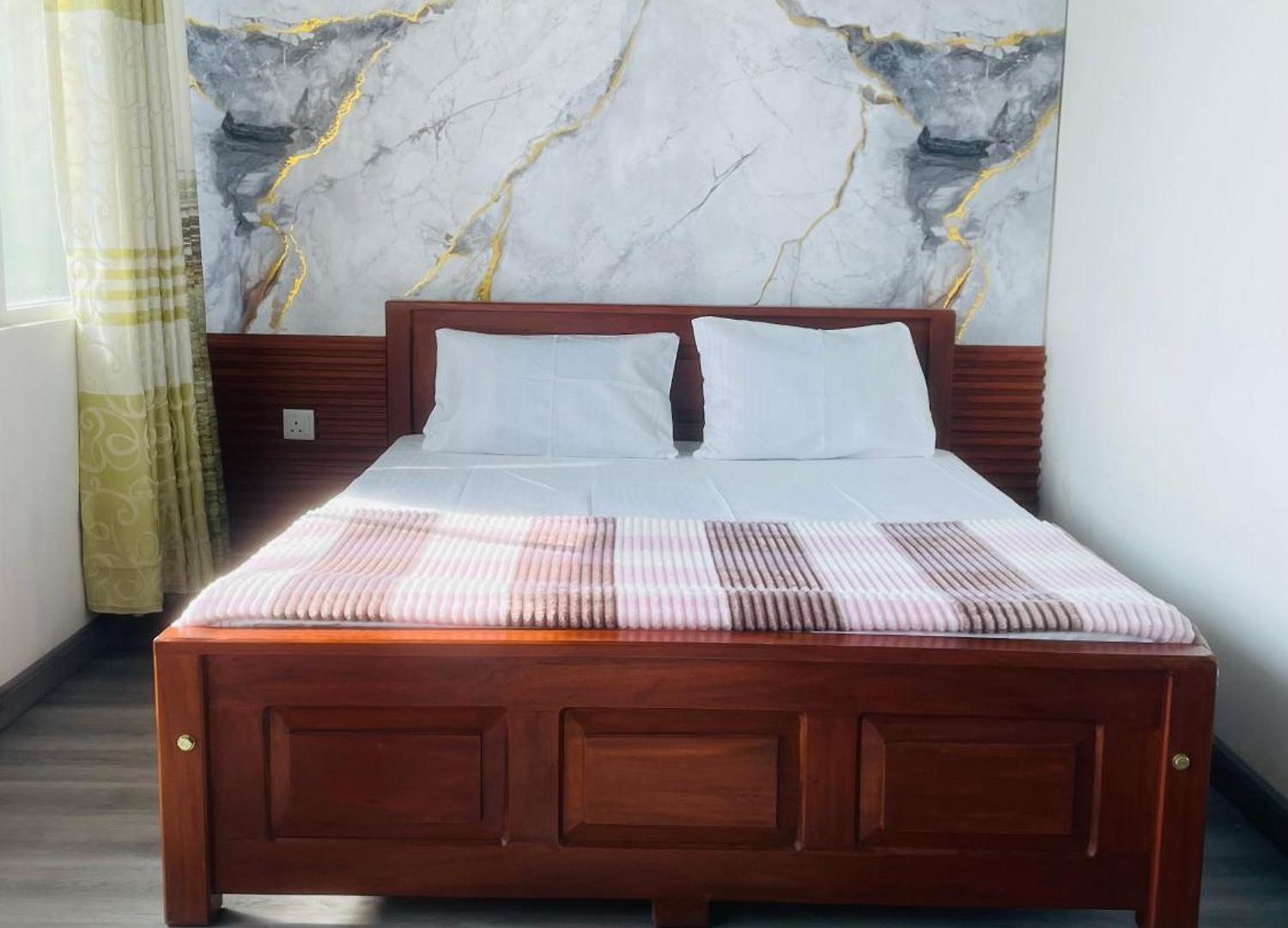S King Resident Guest house *