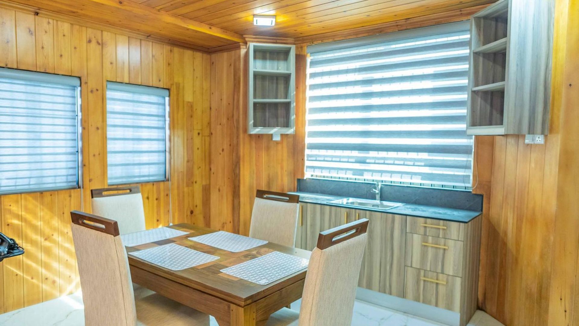 Galaxy Guest house Nuwara Eliya