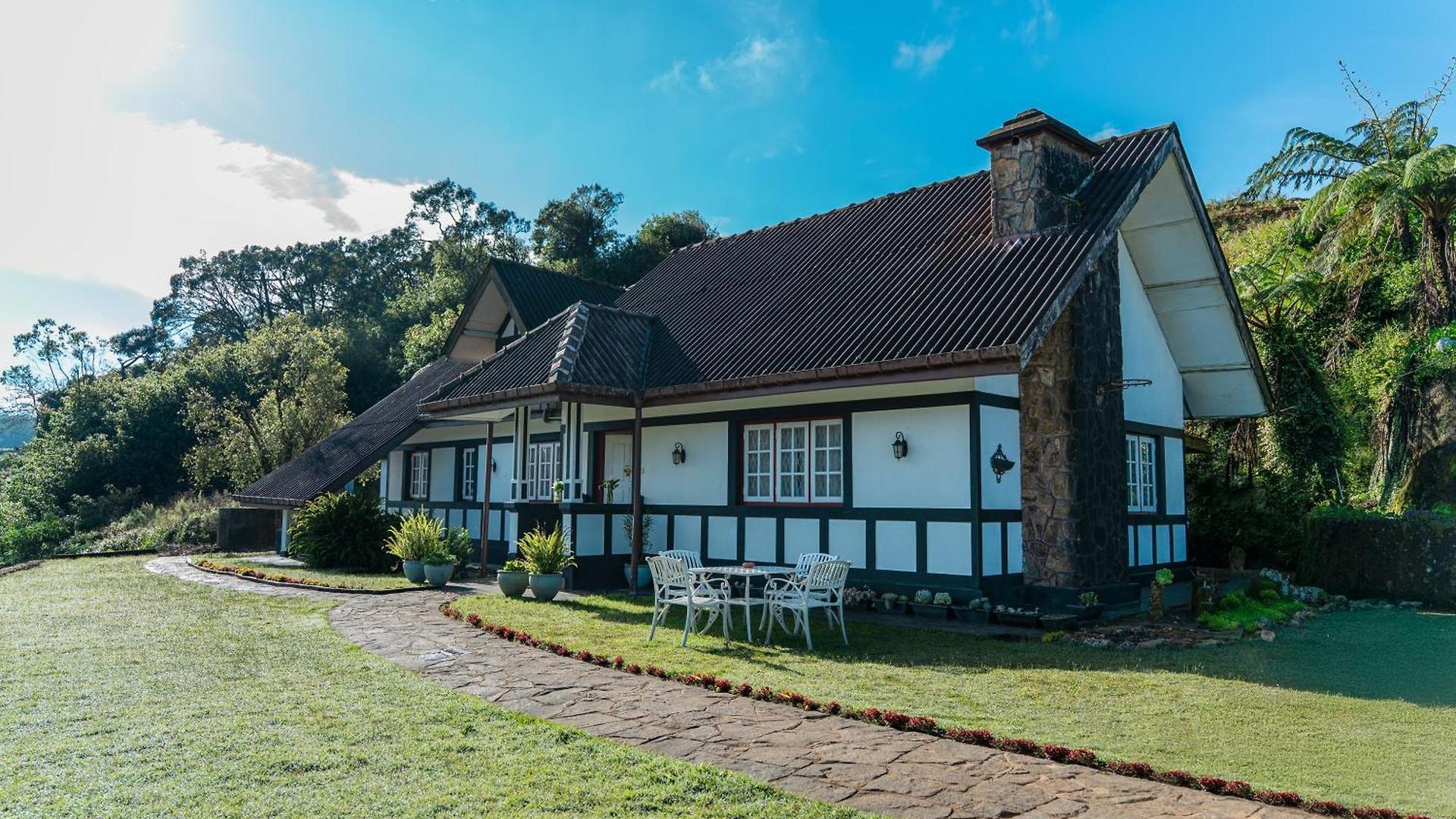 The Cottage Ambewela - Discover Horton Plains & Ella Train Journey * Nuwara Eliya