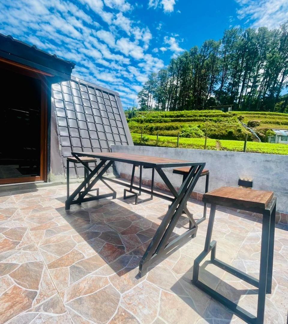 Brown - Chalet Nuwara Eliya