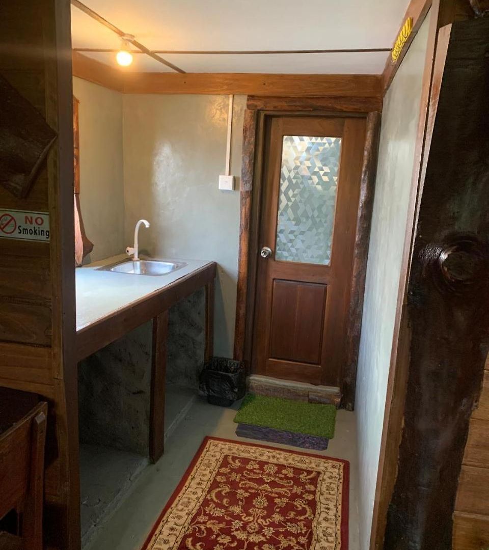 20/20 Wood Homestay
