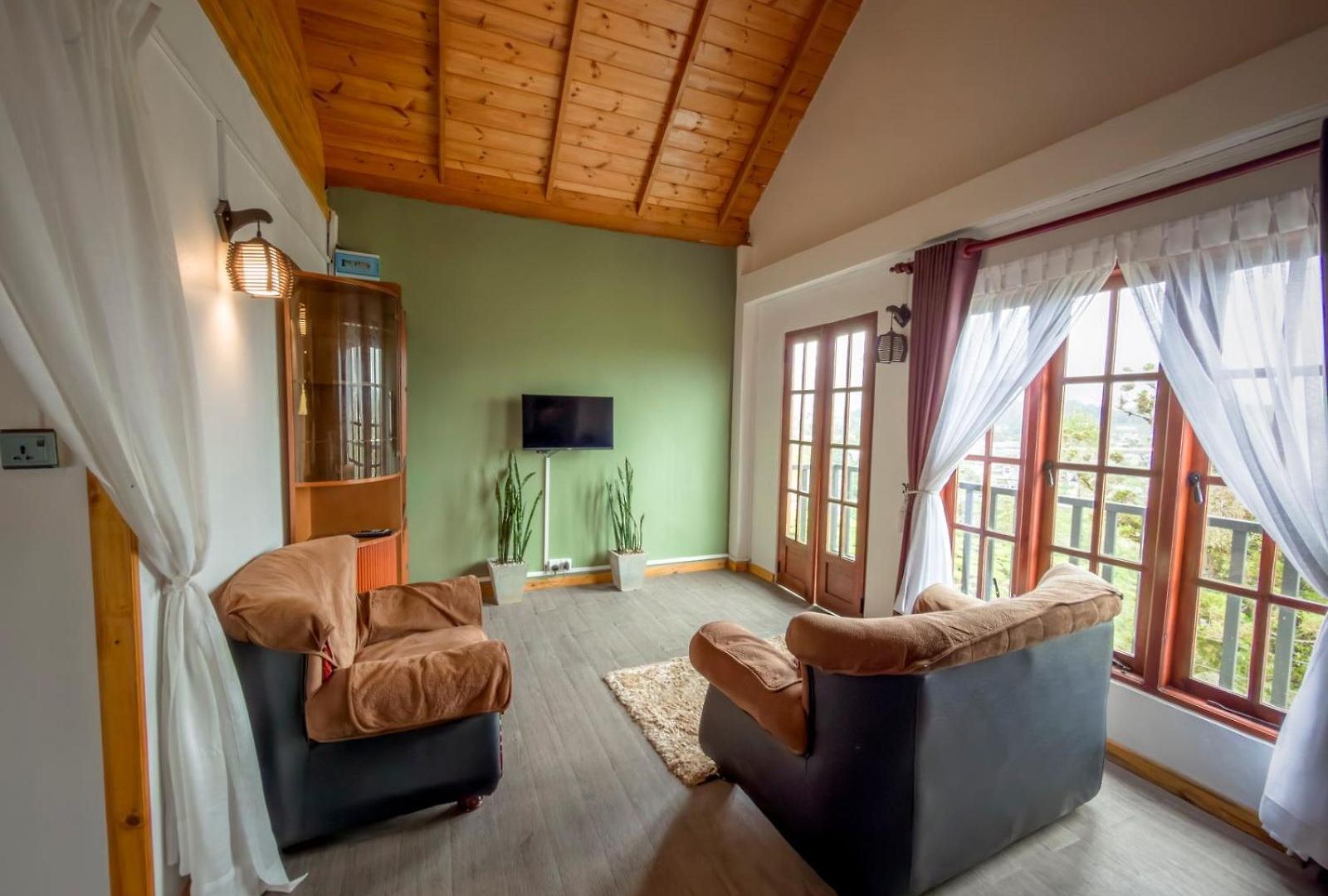 The Mount View Single Tree Hotel