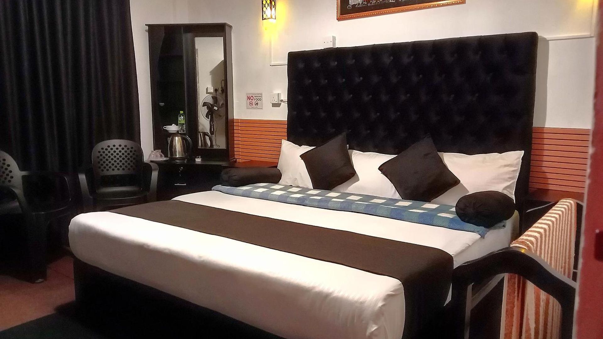 Lavender & Wood Hotel