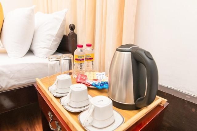 Anaya Hotel *