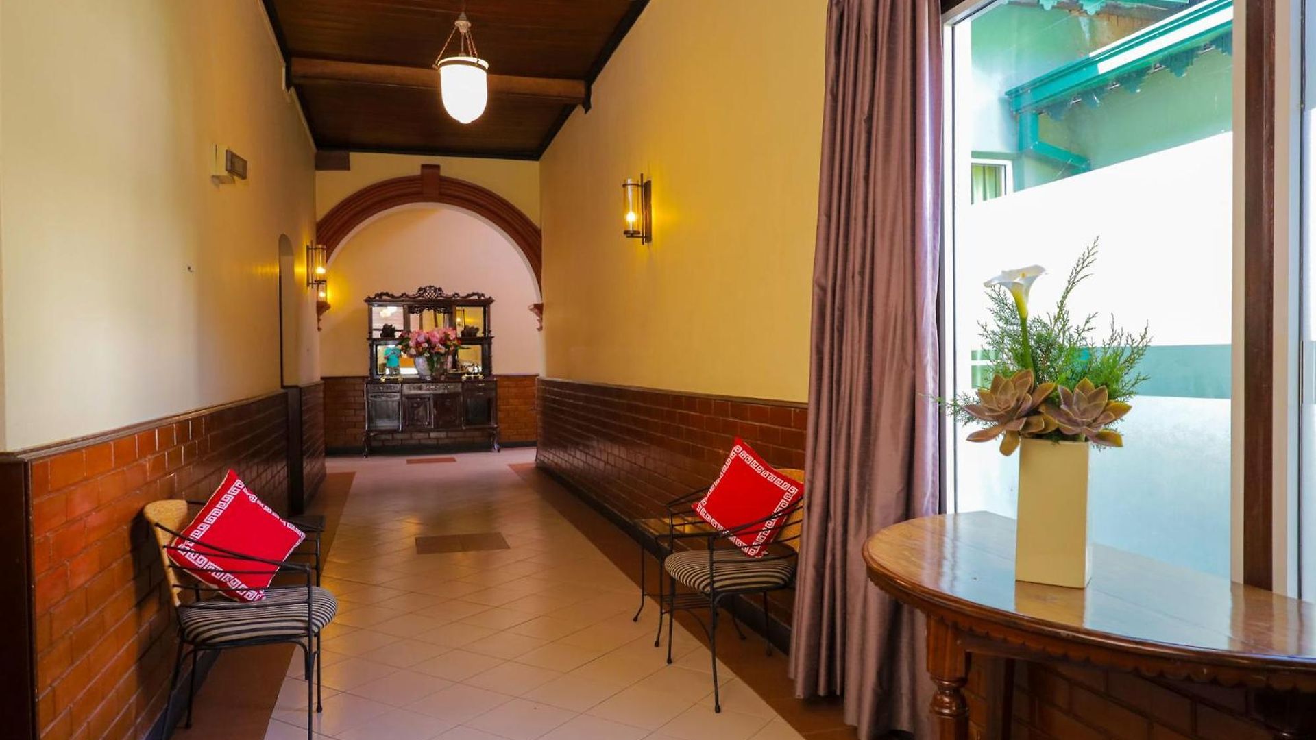 Grosvenor Hotel Nuwara Eliya