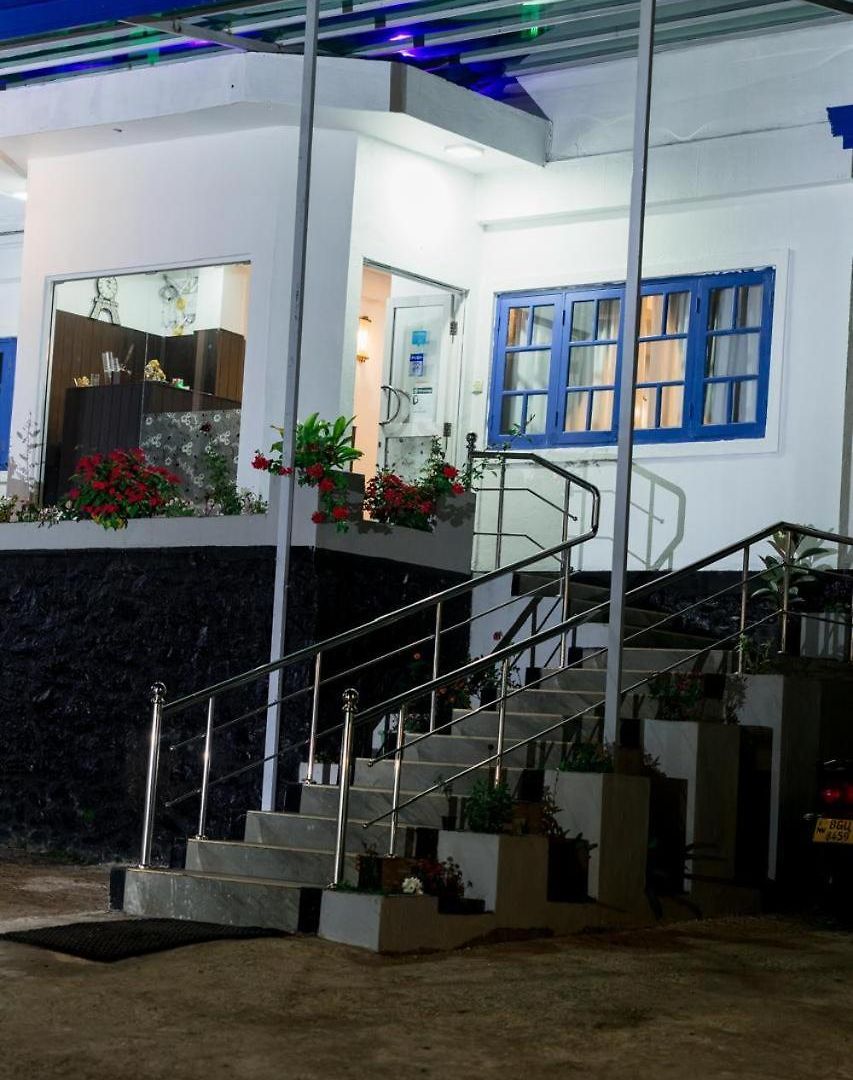 Nat Hotel 3*