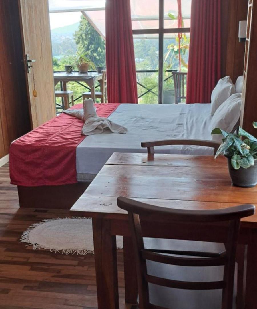 Redwood Bed & Breakfast *