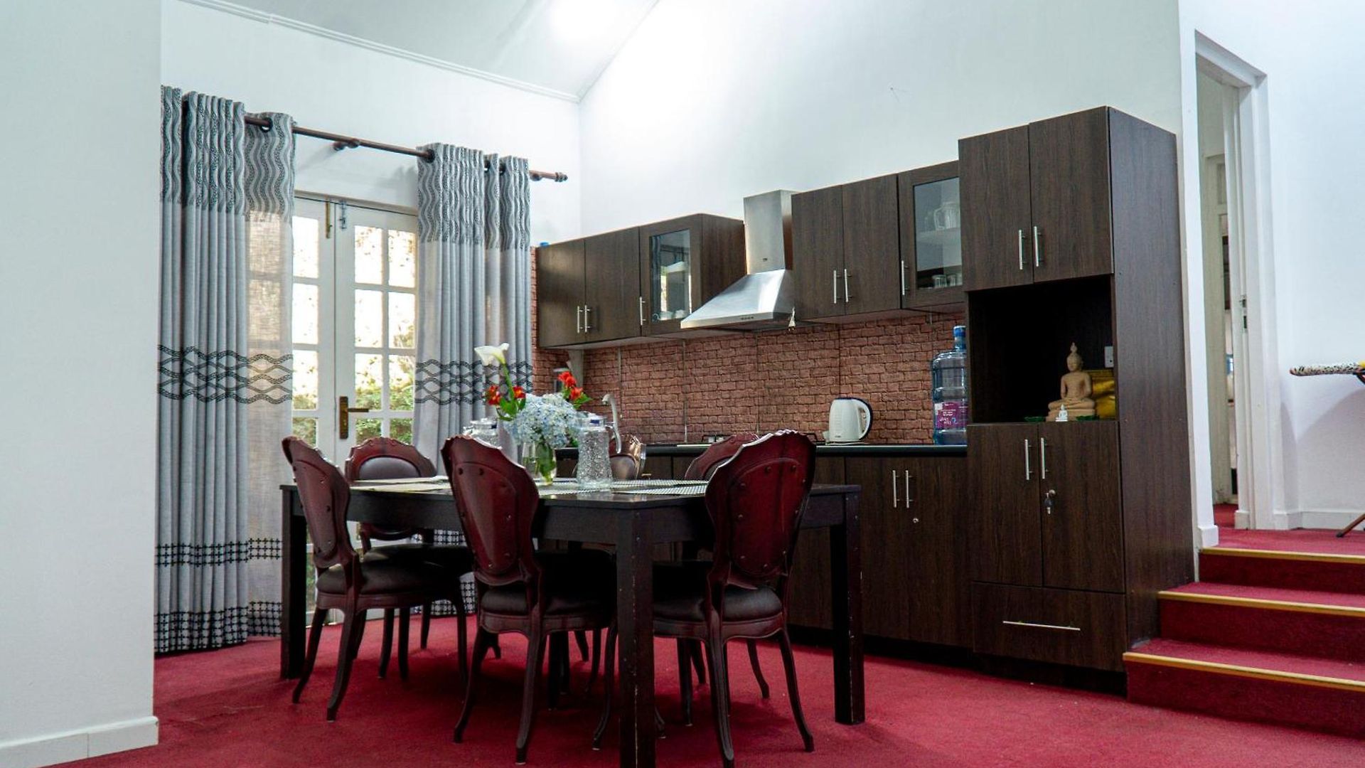 Hillcroft Homestay *