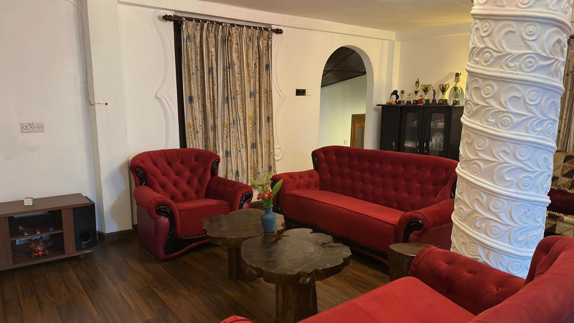 The Woodside Manor