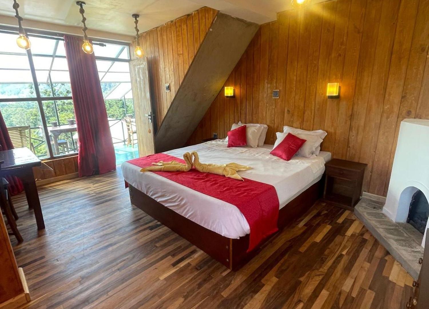 Redwood Bed & Breakfast