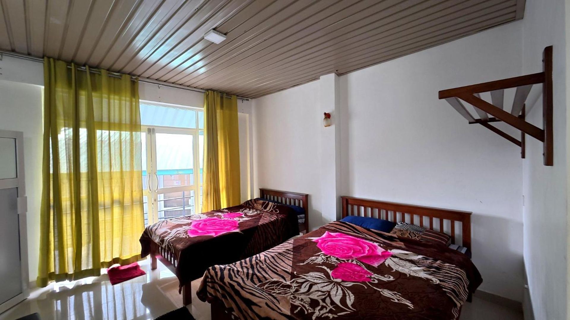 Shenul Apartment *