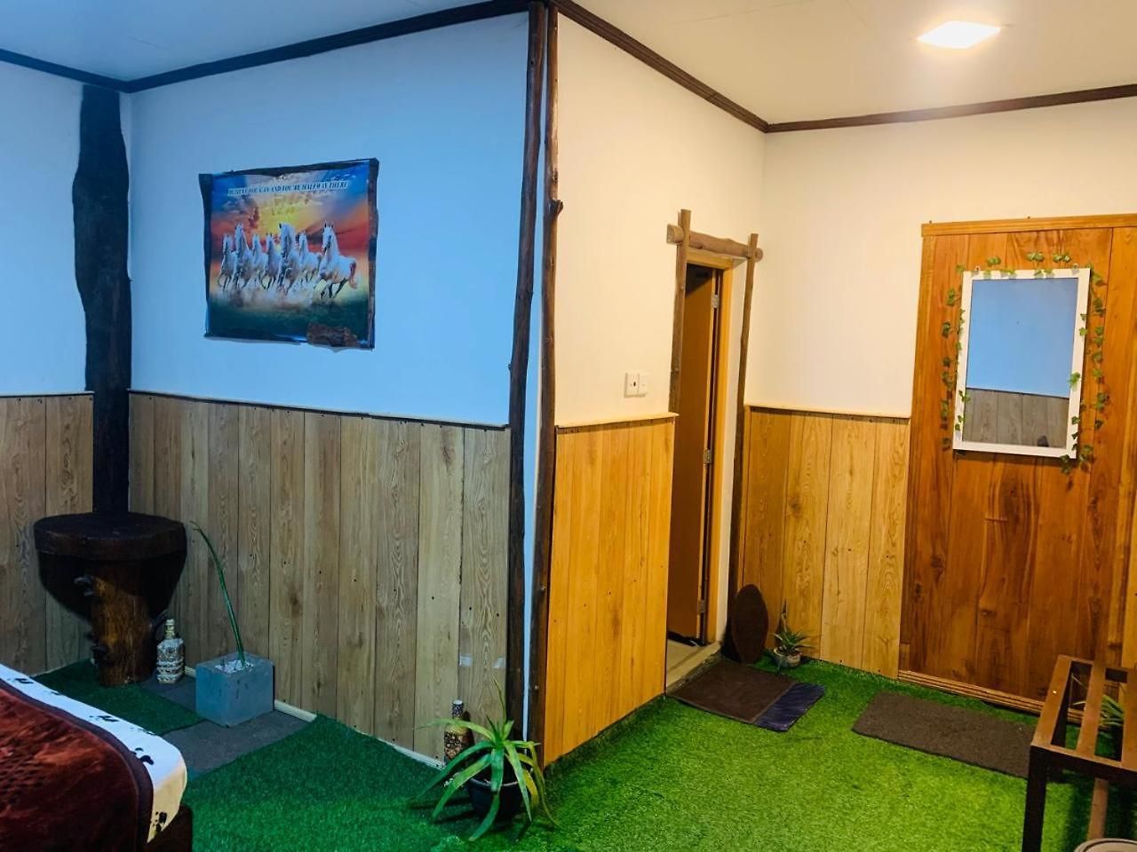 20/20 Wood Homestay *