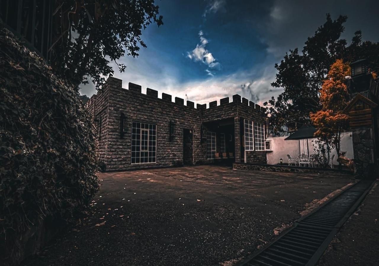 Guest house Little England