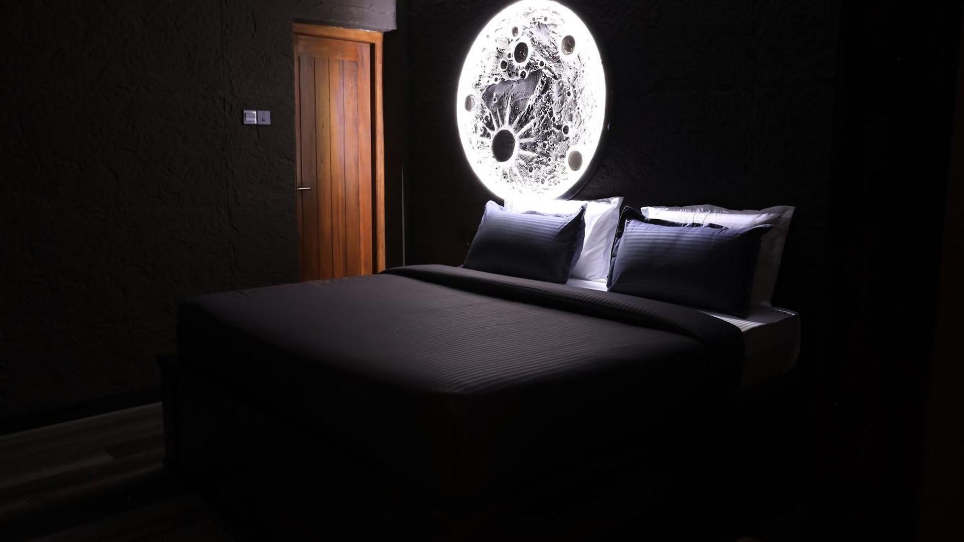 Little England Guest house 3*