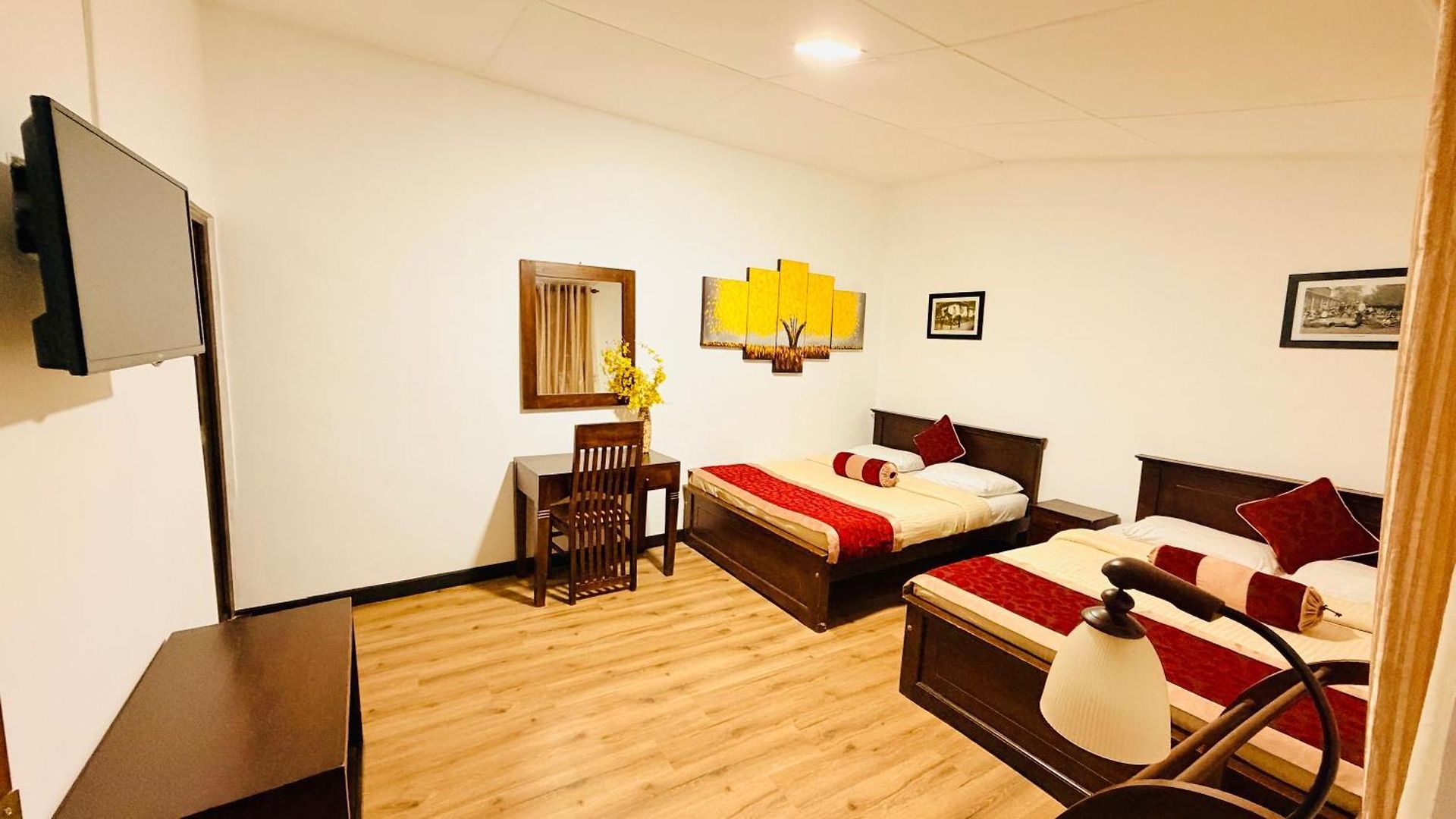 Little England Guest house 3*