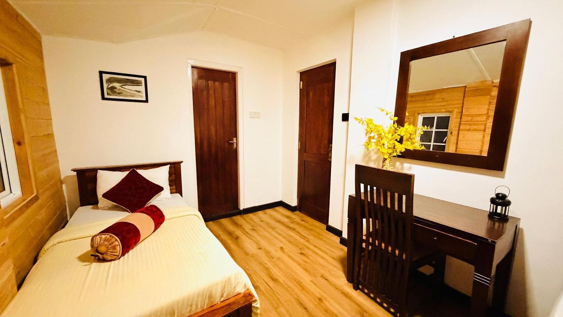 Little England Guest house 3*