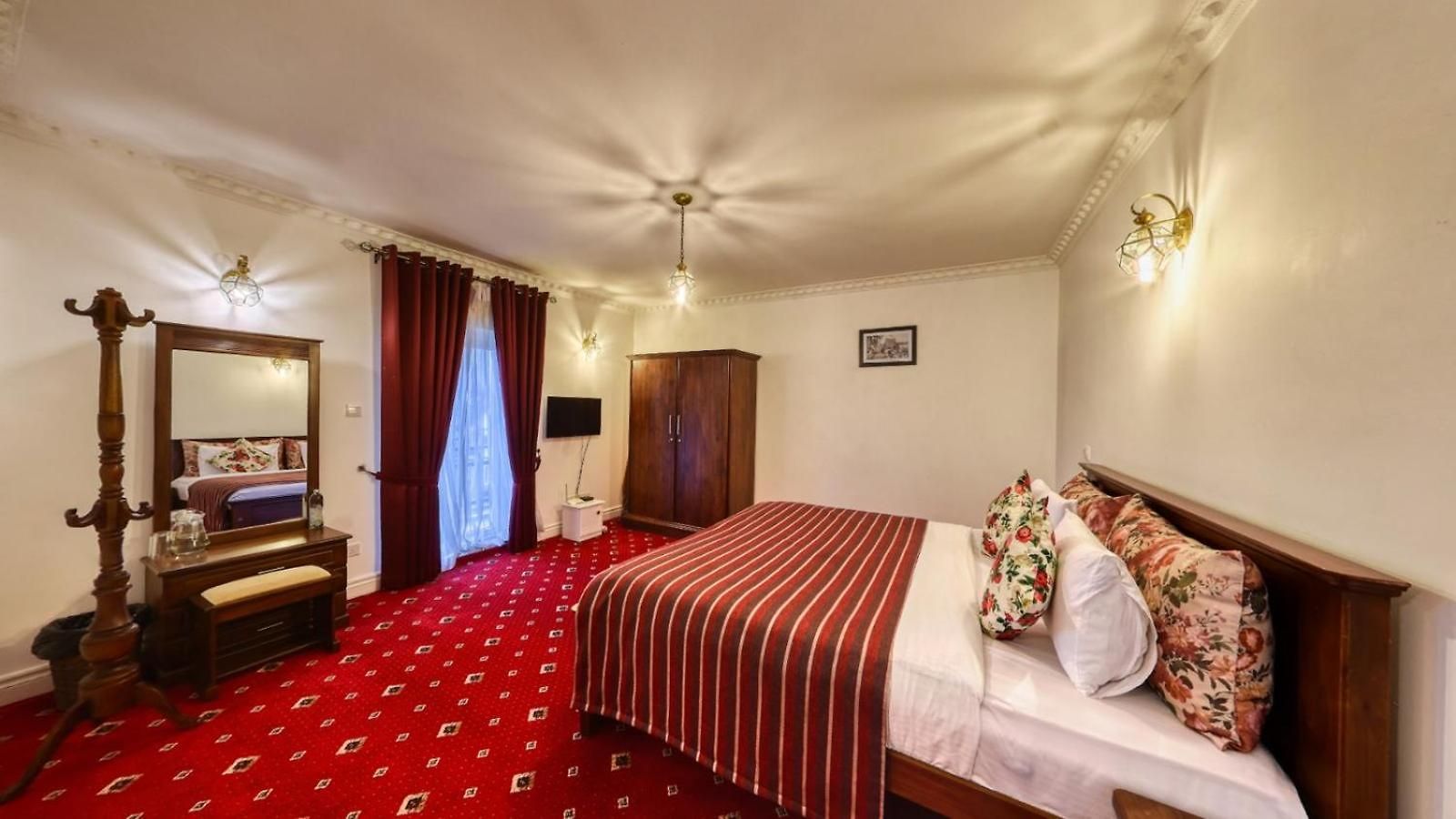 Stratford - Hotel *