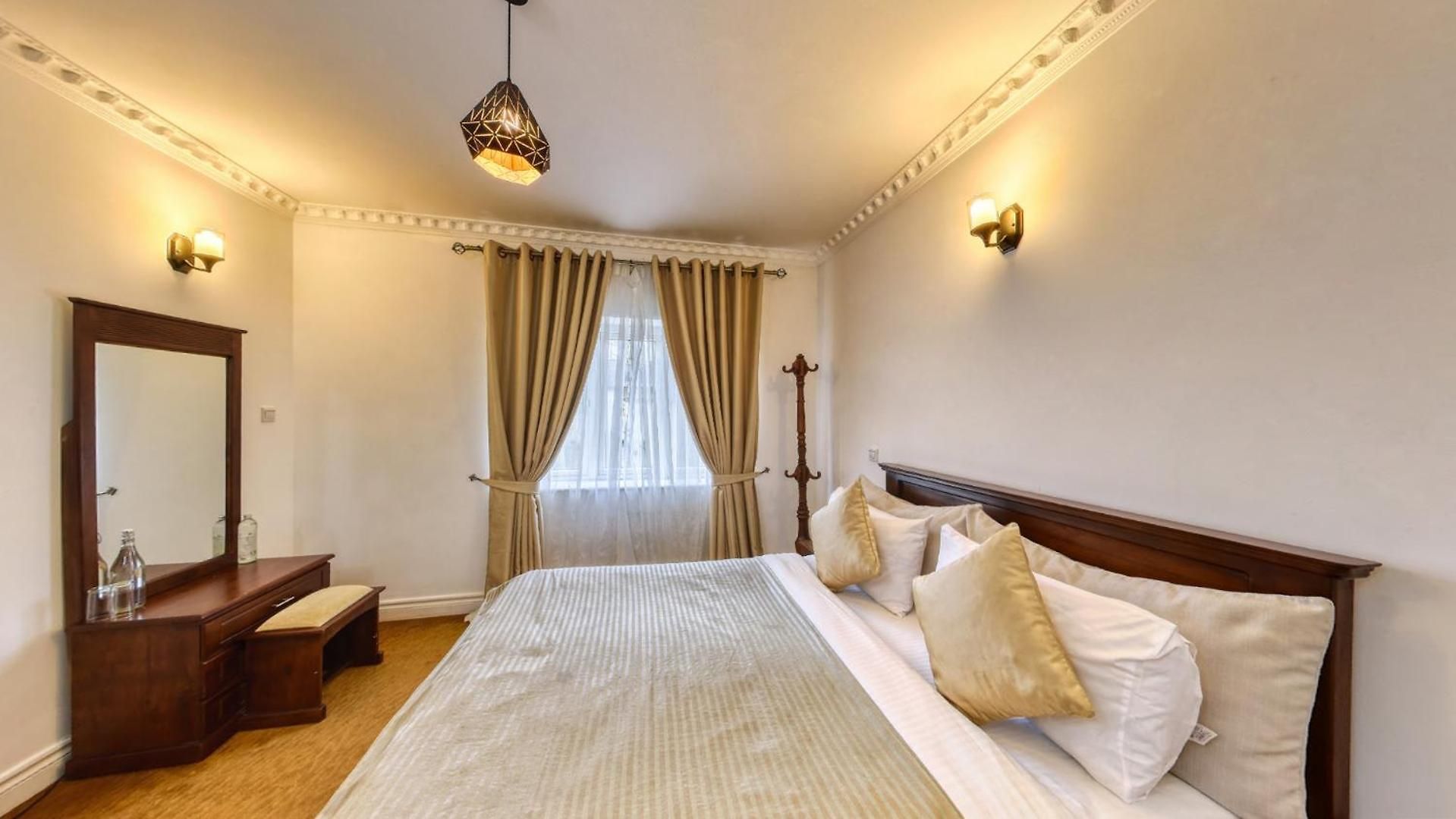 Stratford - Hotel *