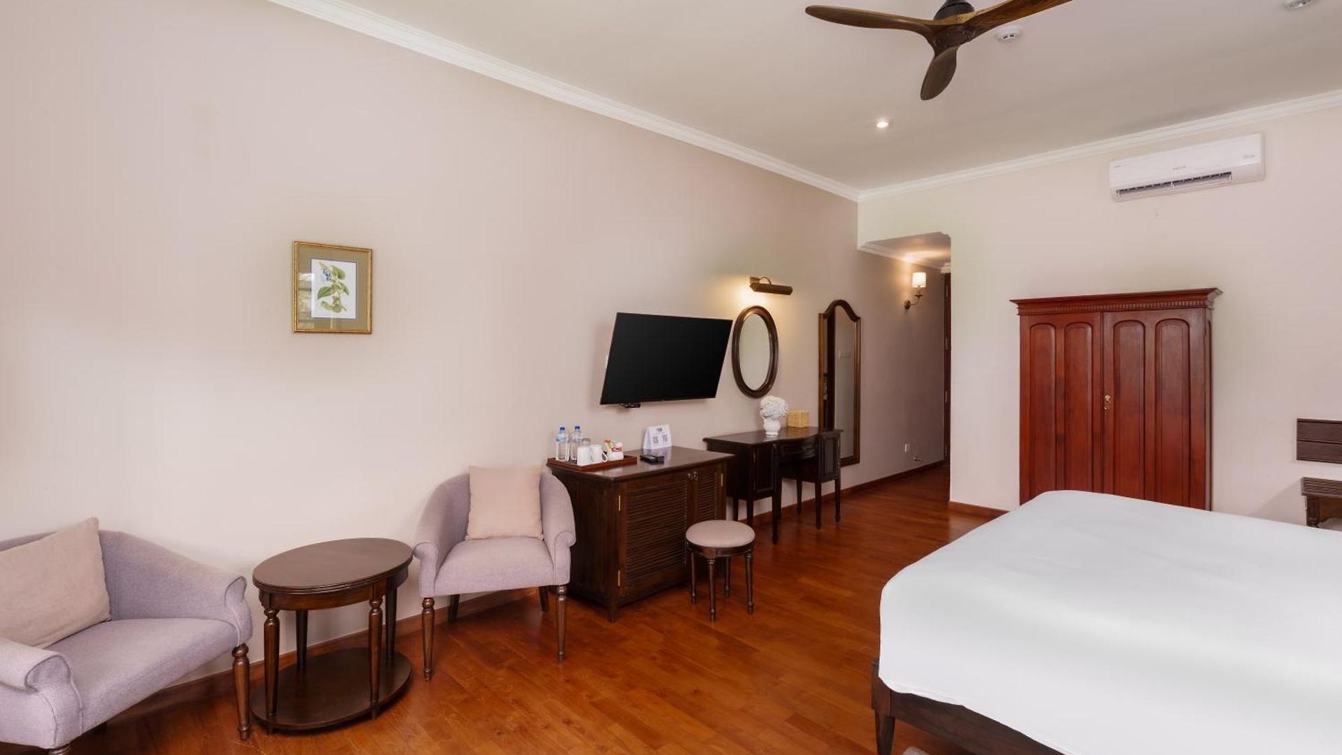 Hotel Chimneys 5*