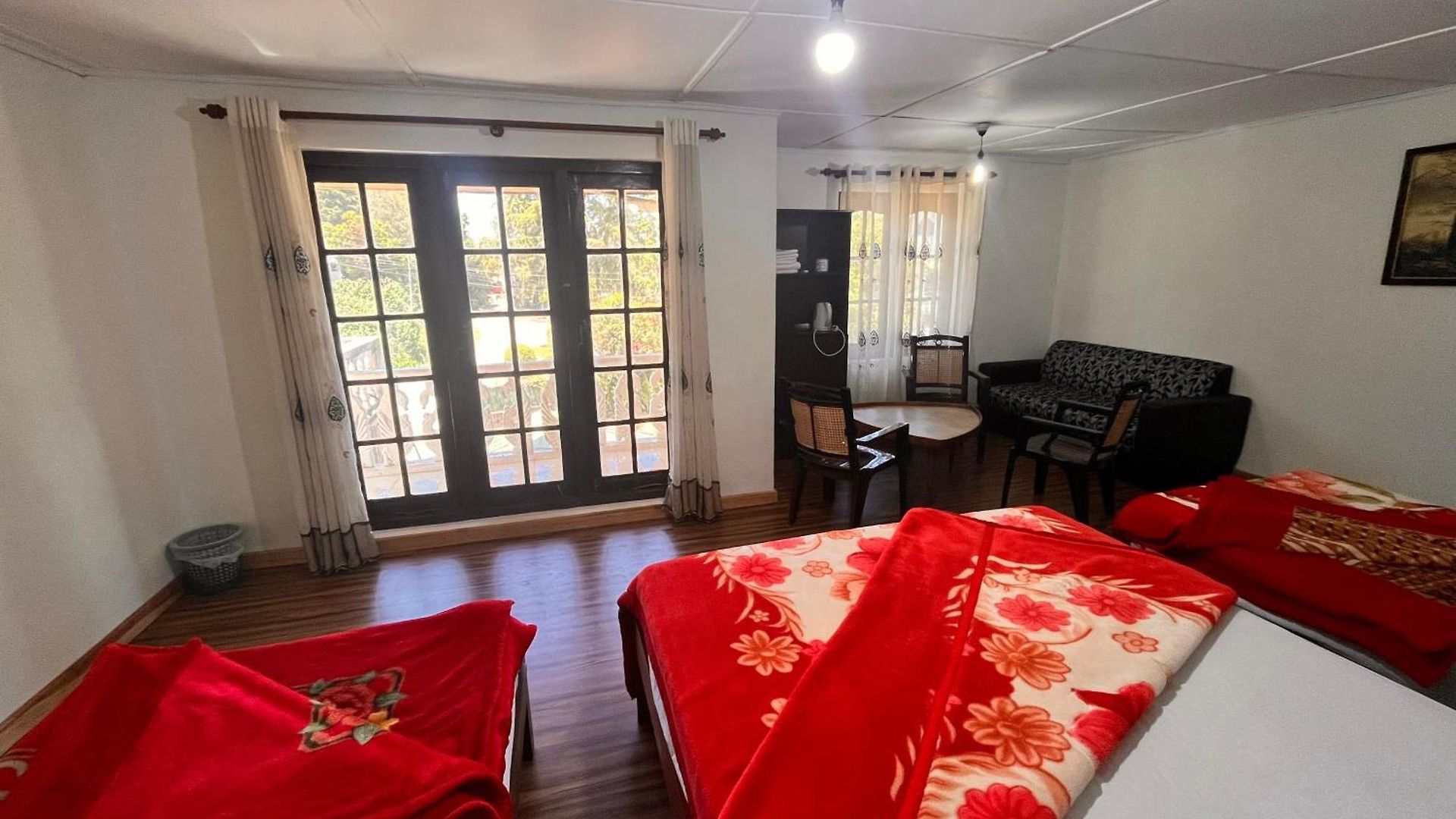 Selis Manor