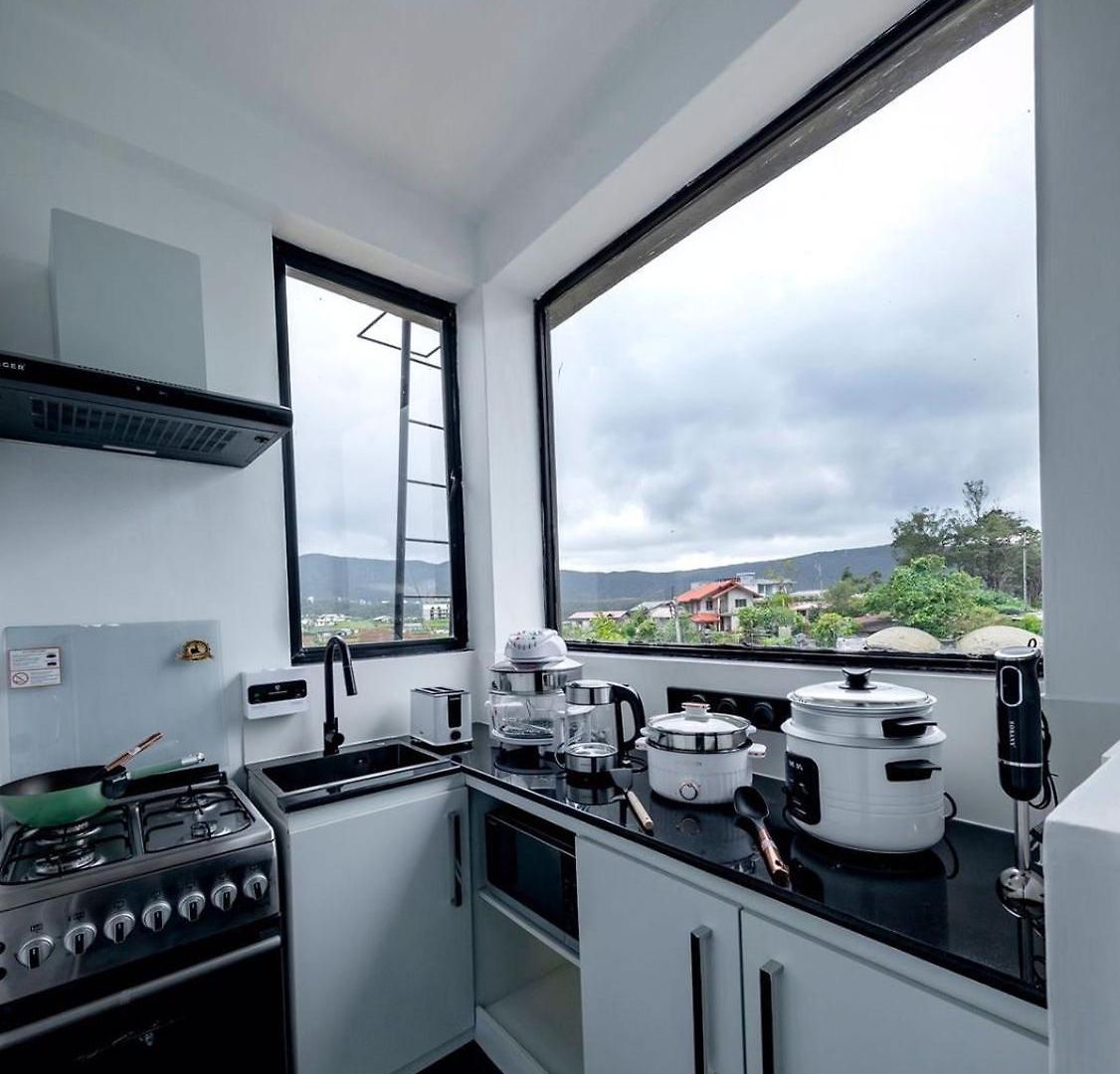 Villa Mahaeliya Rock Castle - Luxury *