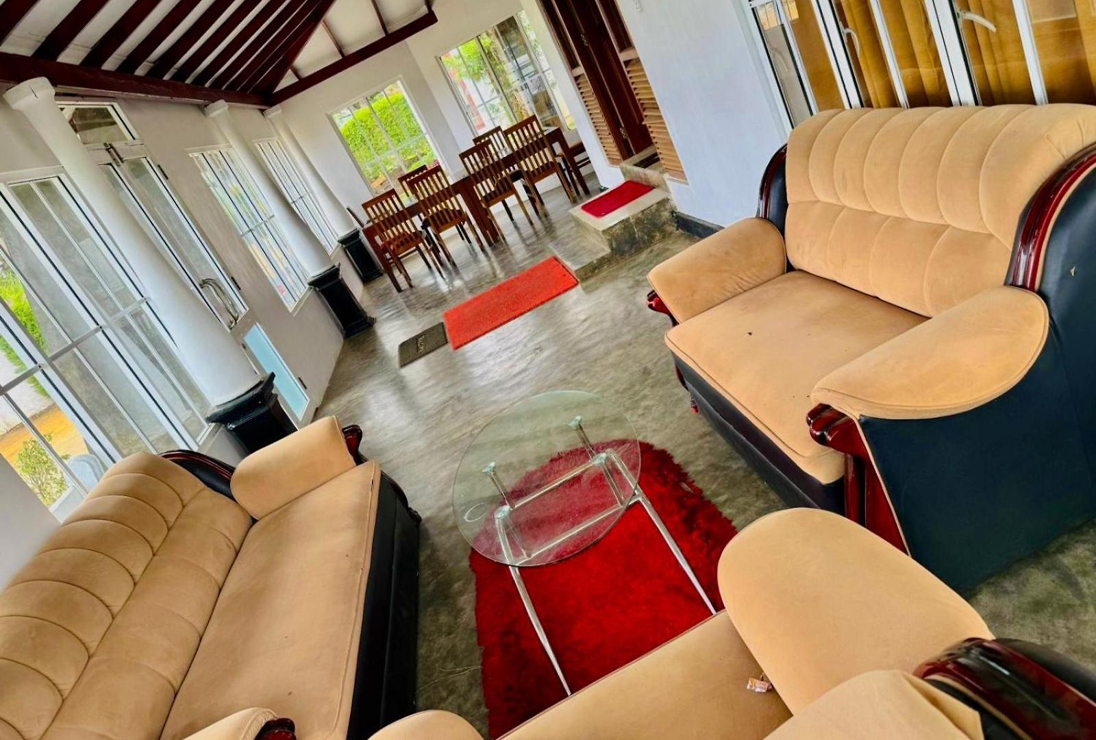 Hotel Jetco Front - Nuwara Eliya