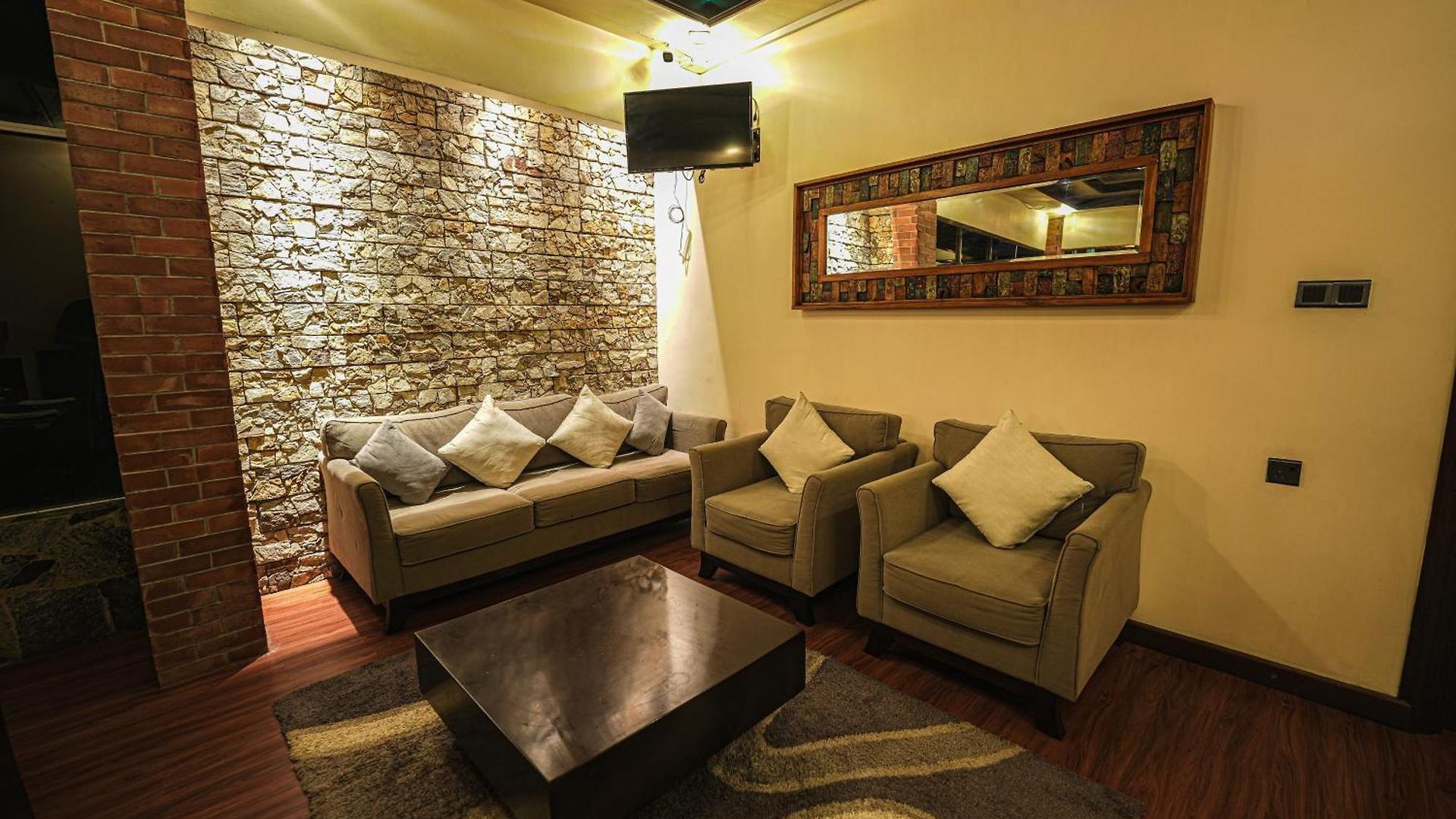 Hotel Friendly Hills Nuwara Eliya
