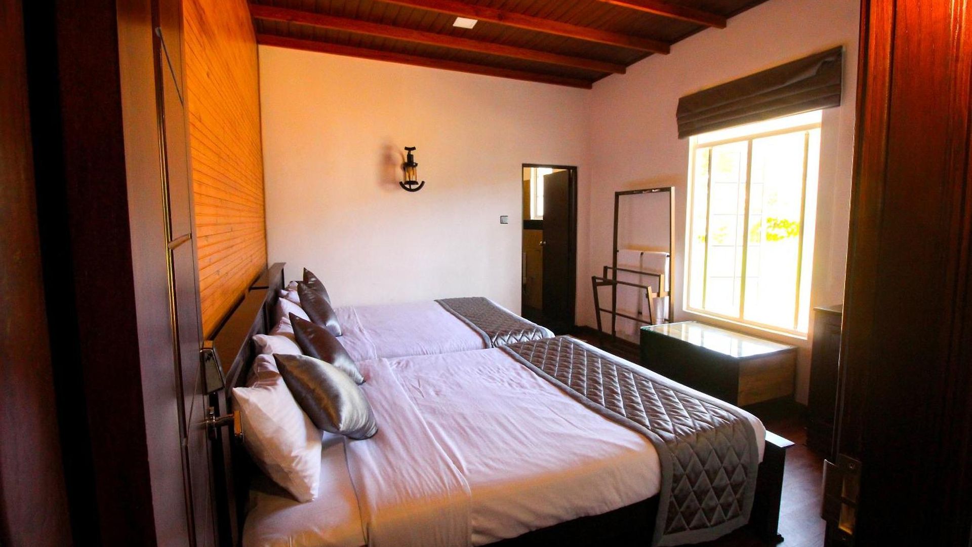 Hotel Friendly Hills