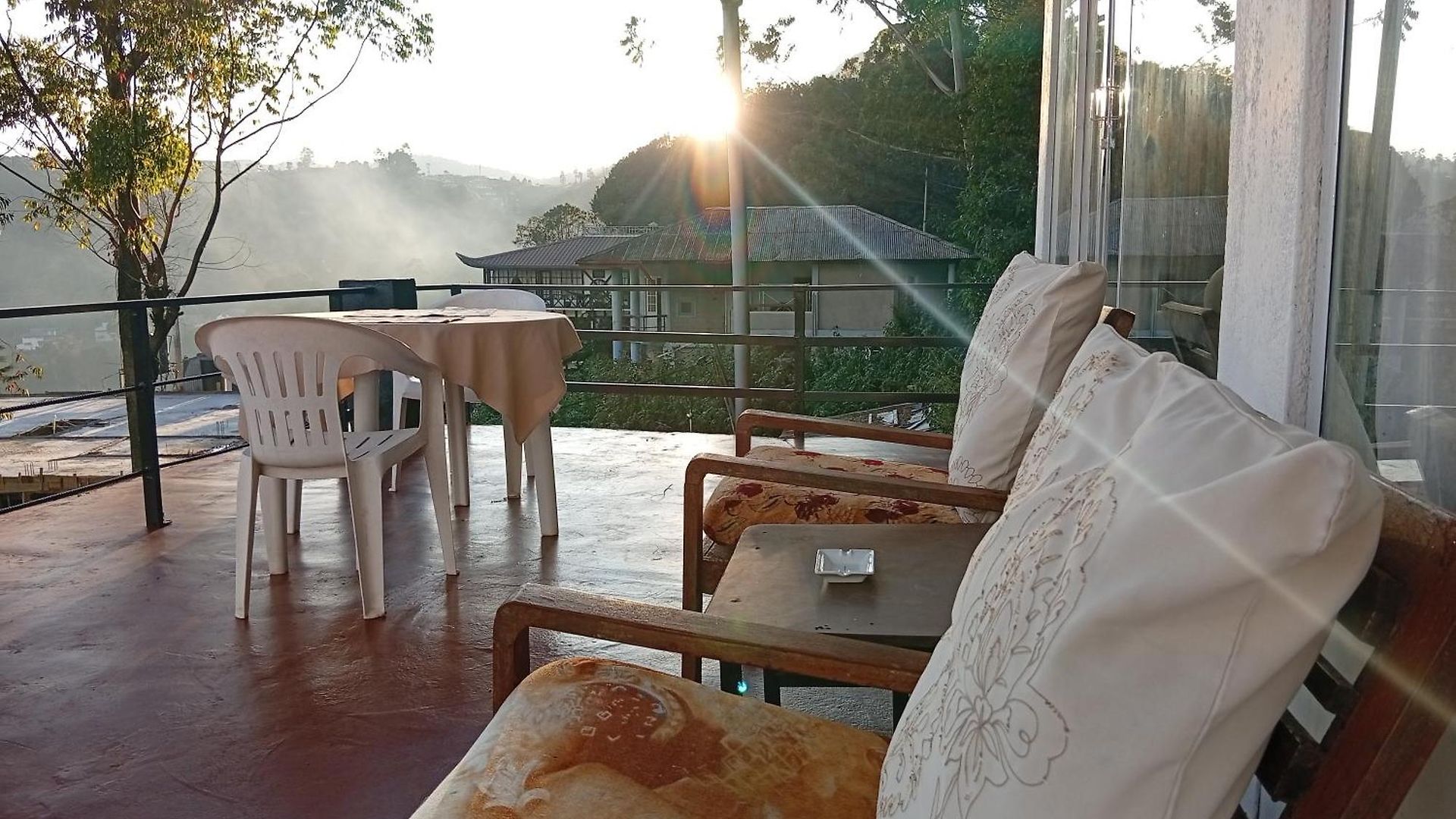 Woods Hut Homestay Nuwara Eliya
