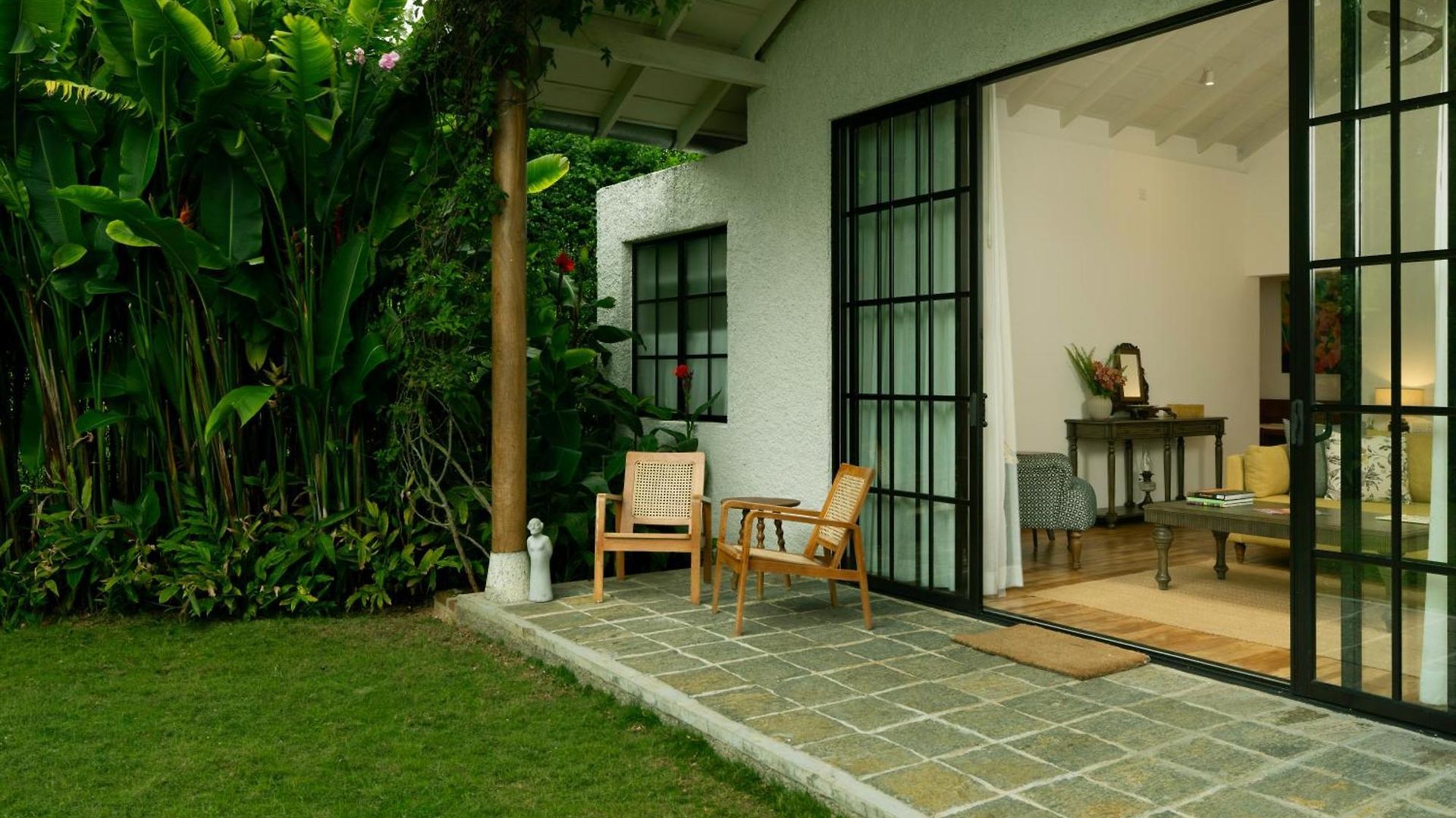 Stafford Bungalow - Exclusive Luxury Within A Private Tea Estate * Nuwara Eliya
